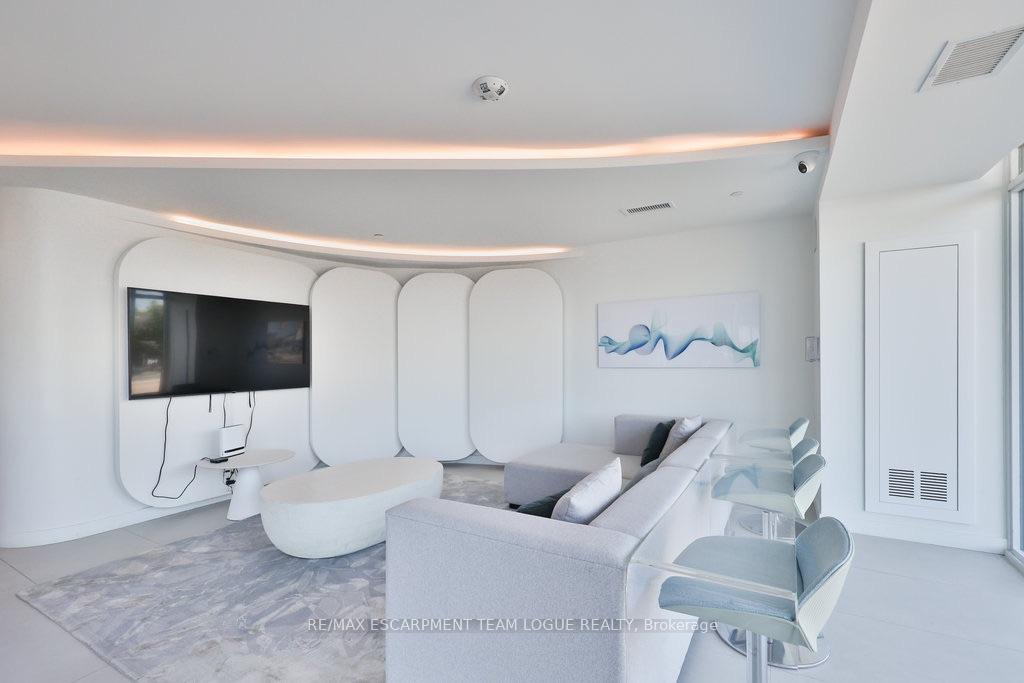 Photo 41 of Unit A208, 3210 Dakota Common, Burlington, Alton — HOMEH
