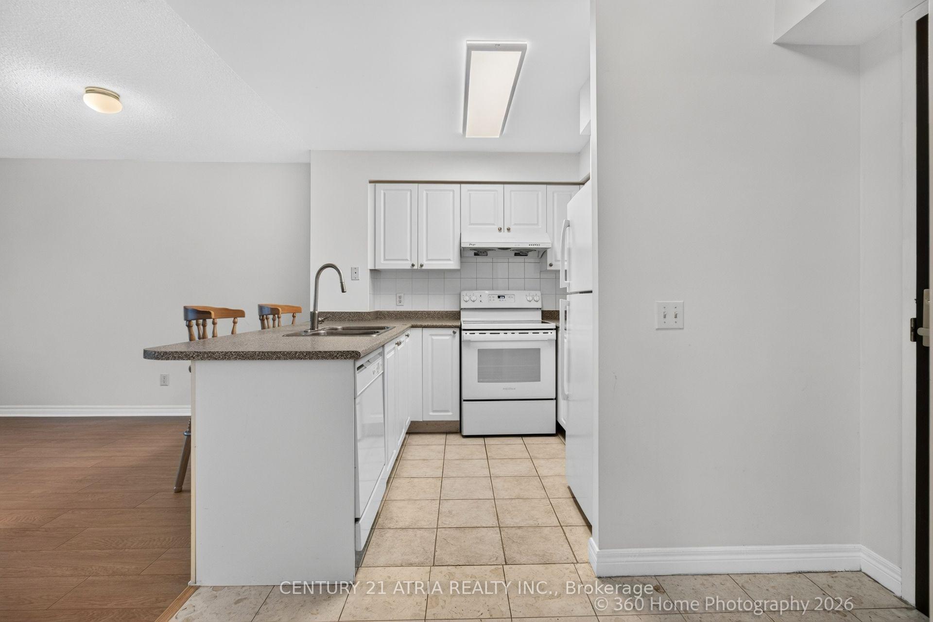 Photo 3 of Unit 1115, 18 parkview Avenue, North York, Willowdale East — HOMEH