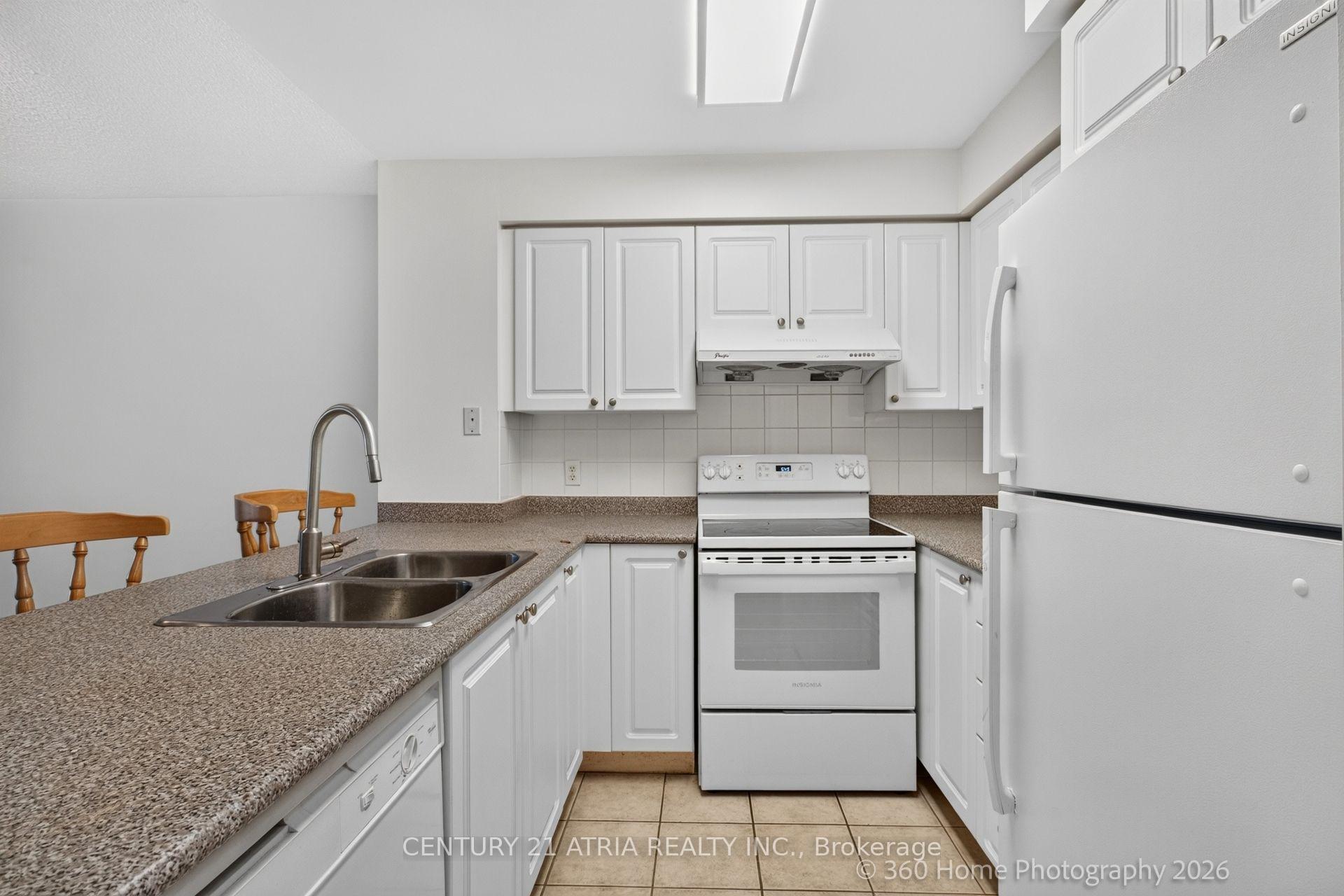 Photo 6 of Unit 1115, 18 parkview Avenue, North York, Willowdale East — HOMEH