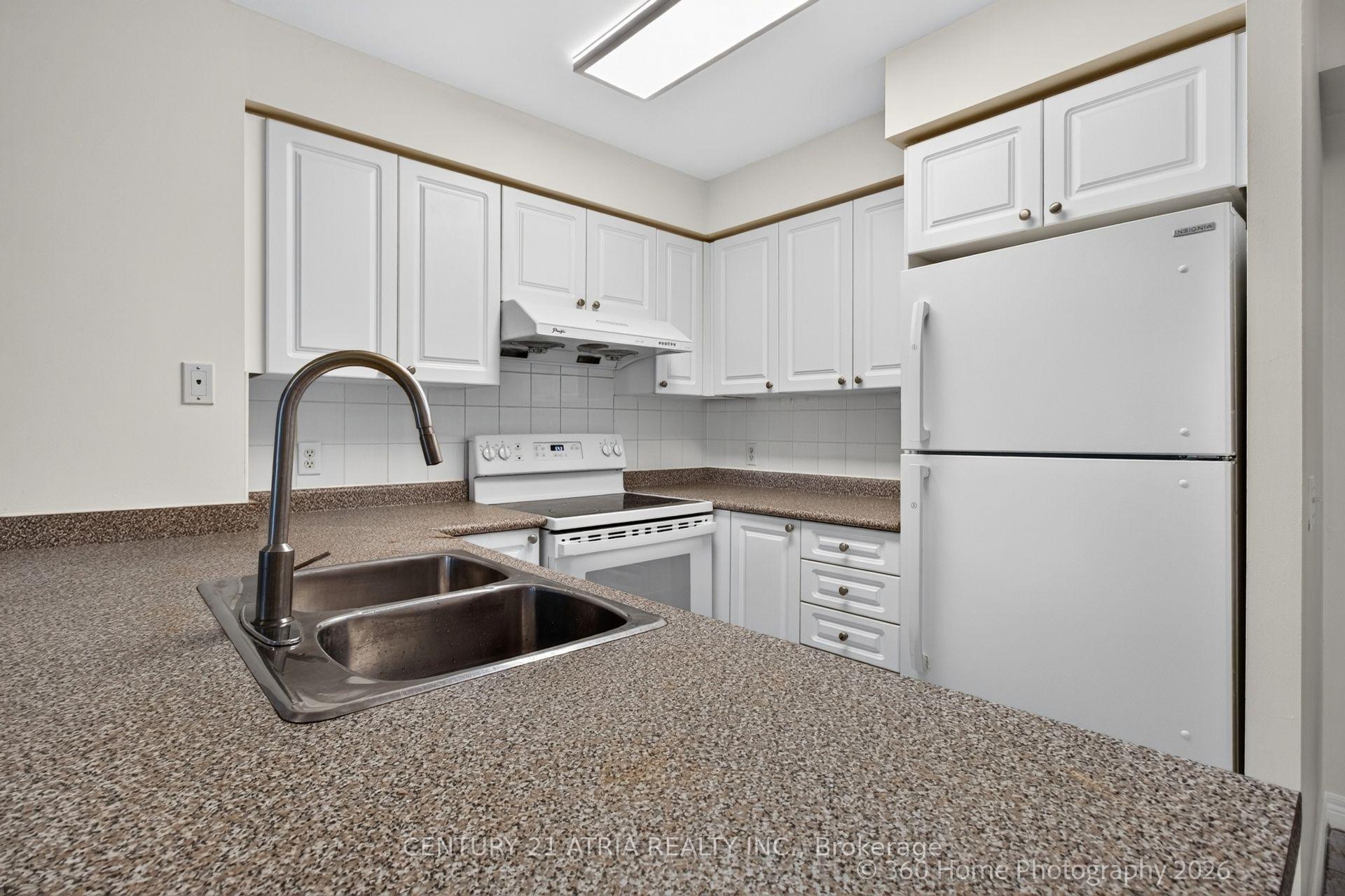 Photo 7 of Unit 1115, 18 parkview Avenue, North York, Willowdale East — HOMEH