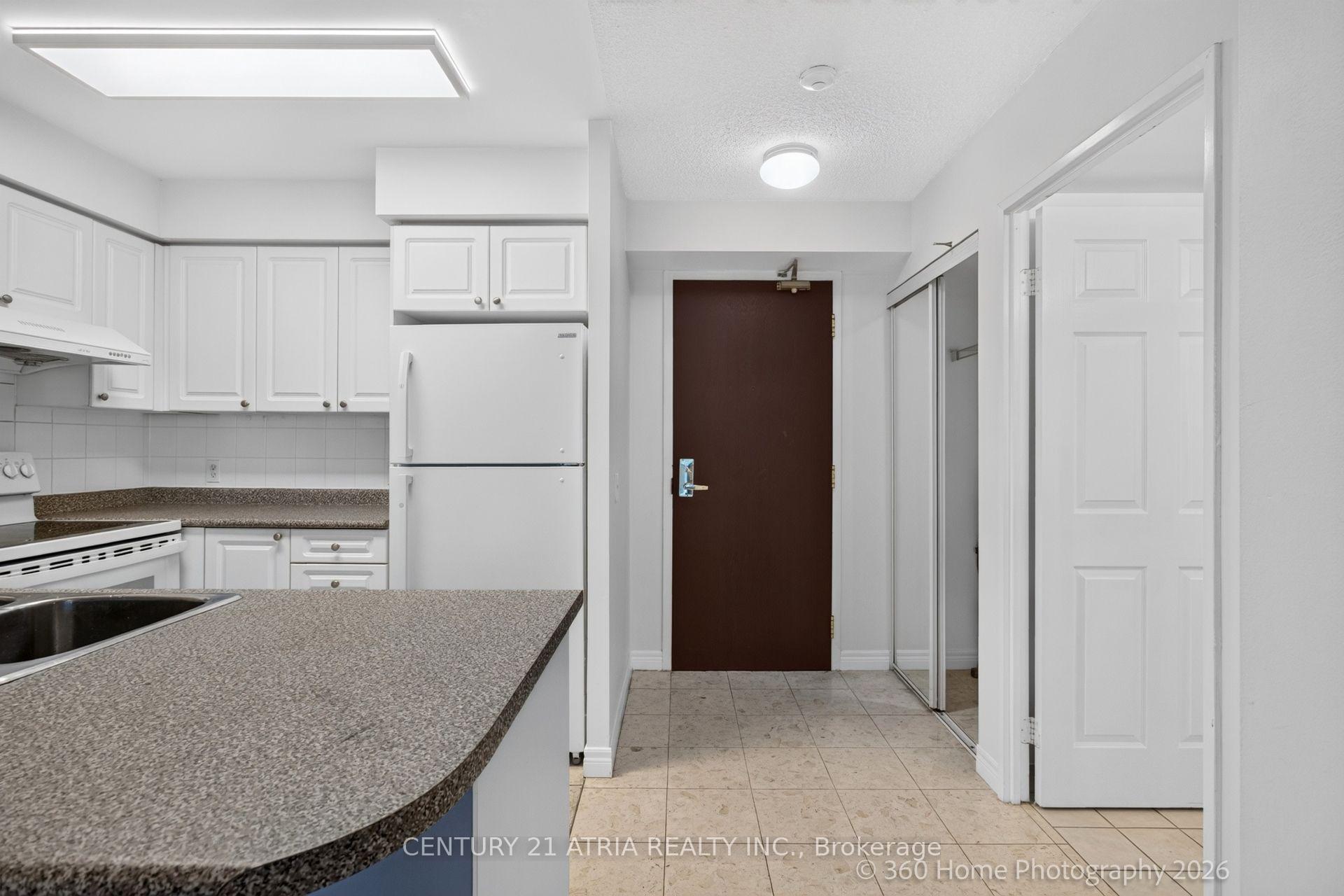 Photo 8 of Unit 1115, 18 parkview Avenue, North York, Willowdale East — HOMEH