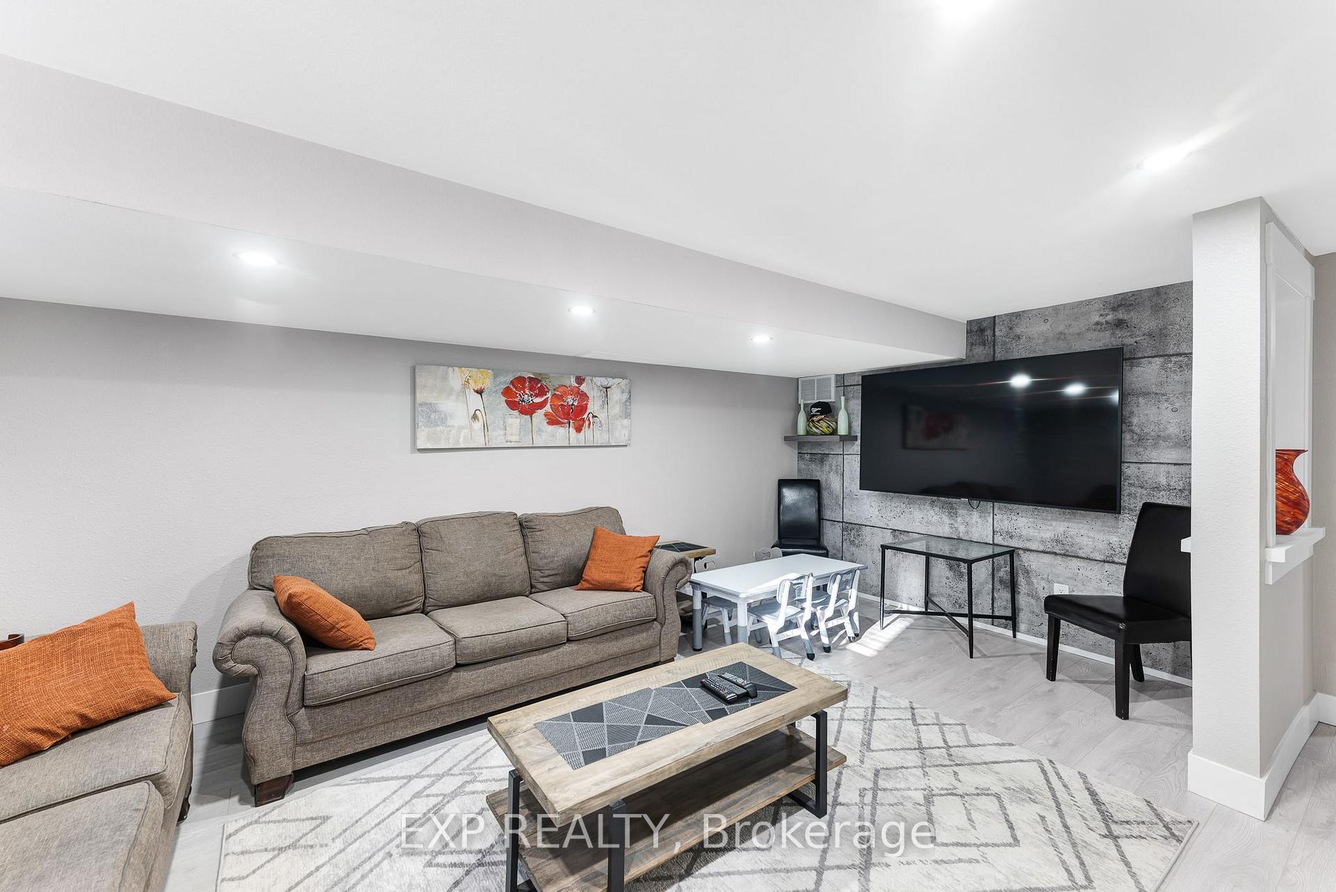 Photo 32 of Unit 21, 131 Green Briar Road, New Tecumseth, Alliston — HOMEH