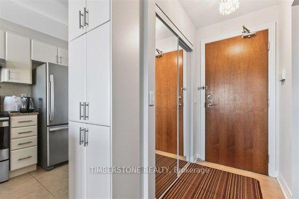 Photo 11 of Unit 803, 50 Disera Drive, Vaughan, Beverley Glen — HOMEH
