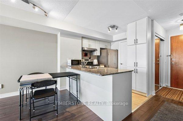 Photo 15 of Unit 803, 50 Disera Drive, Vaughan, Beverley Glen — HOMEH
