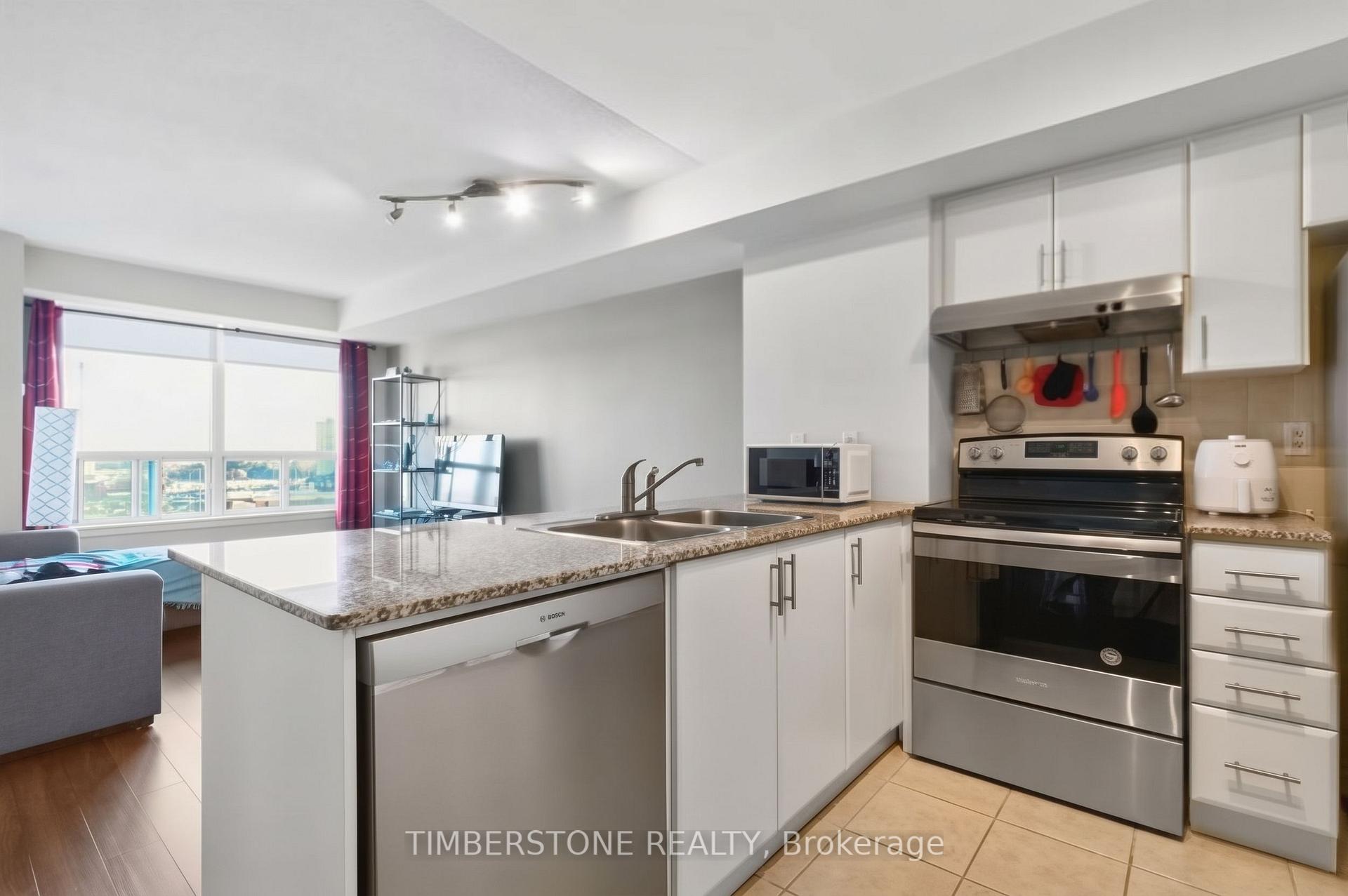 Photo 5 of Unit 803, 50 Disera Drive, Vaughan, Beverley Glen — HOMEH