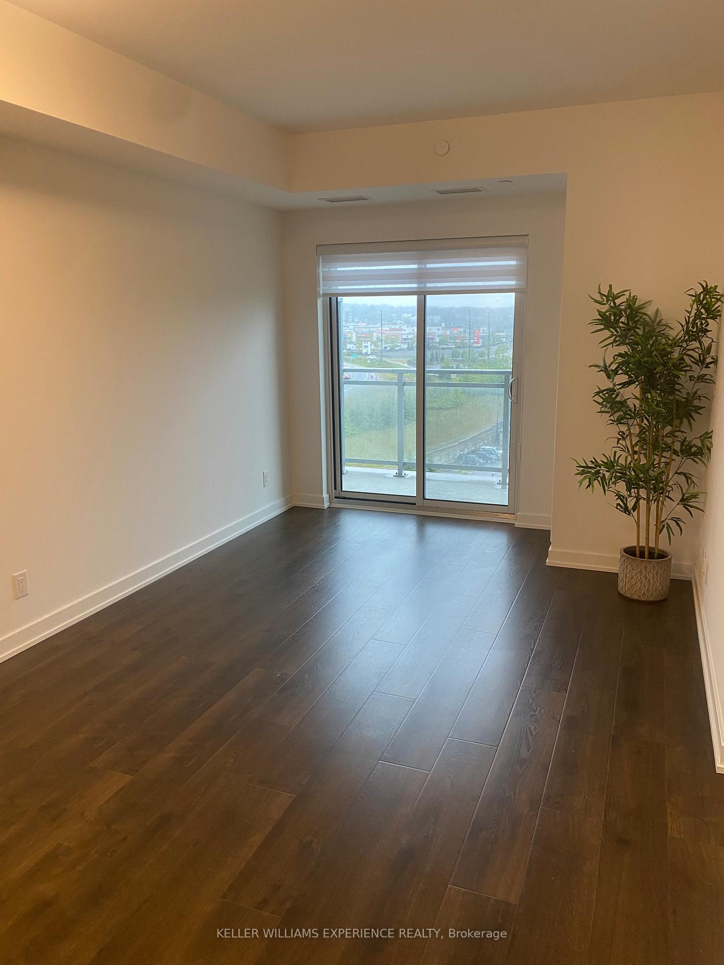 Photo 8 of Unit 703, 56 Lakeside Terrace, Barrie, Little Lake — HOMEH