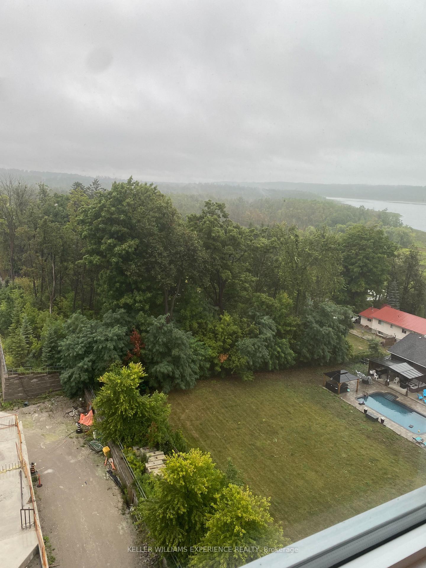 Photo 9 of Unit 703, 56 Lakeside Terrace, Barrie, Little Lake — HOMEH