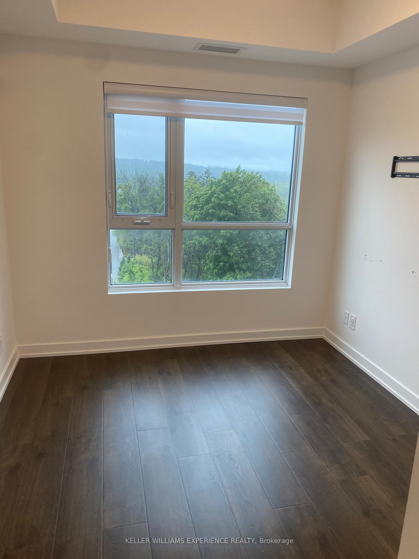 Photo 10 of Unit 703, 56 Lakeside Terrace, Barrie, Little Lake — HOMEH