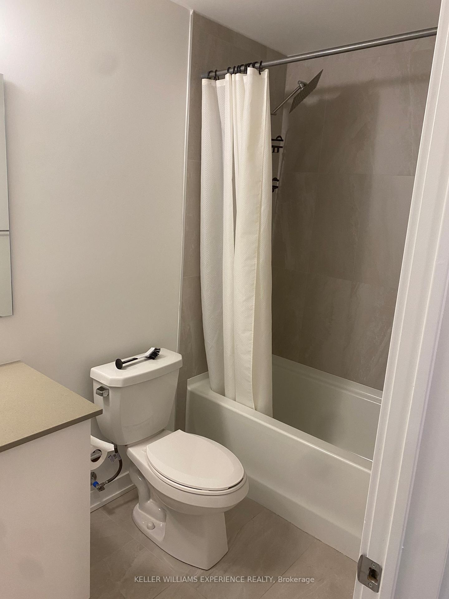 Photo 13 of Unit 703, 56 Lakeside Terrace, Barrie, Little Lake — HOMEH
