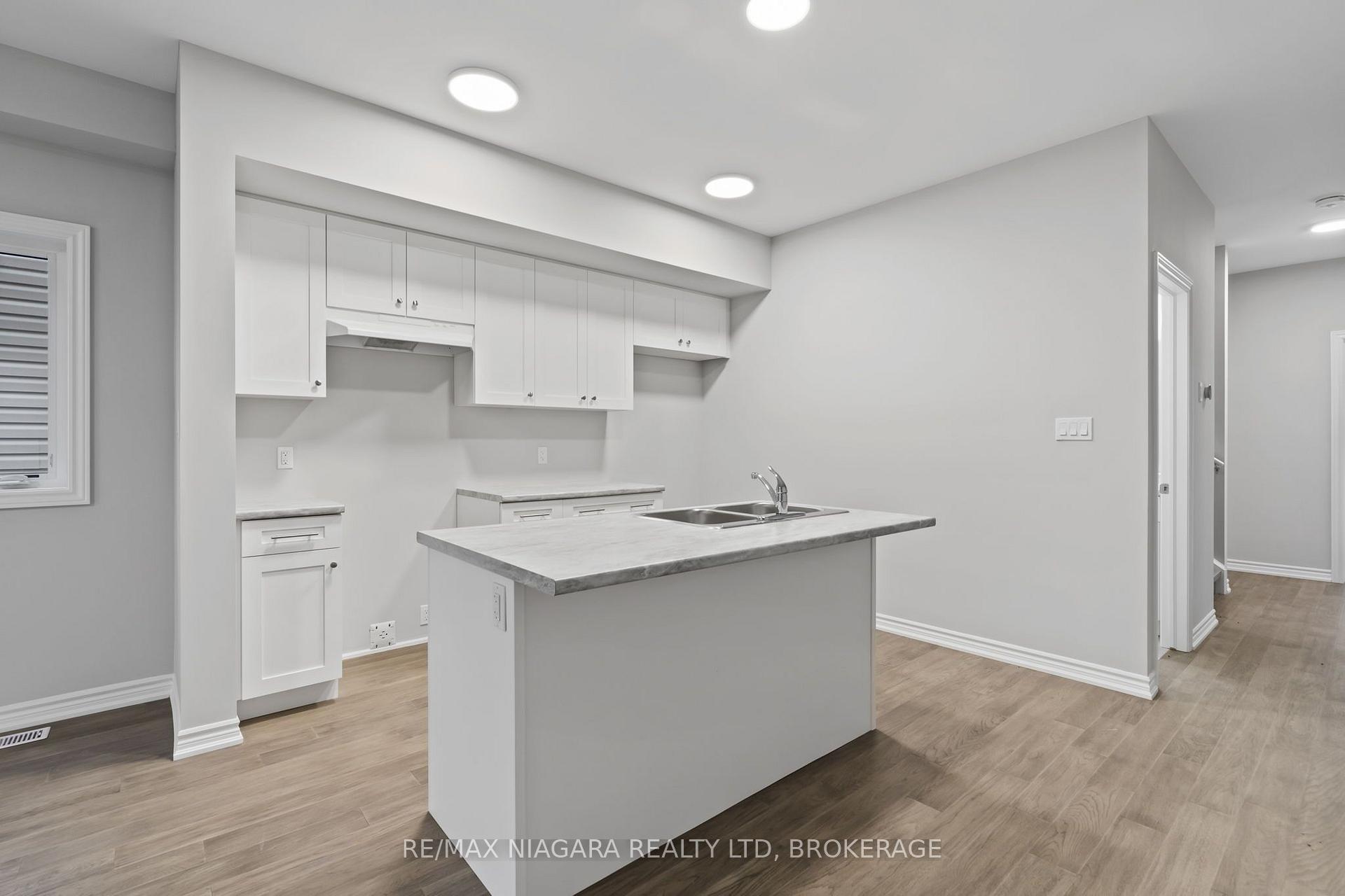 Photo 8 of 51 Superior Street, Welland, Dain City — HOMEH