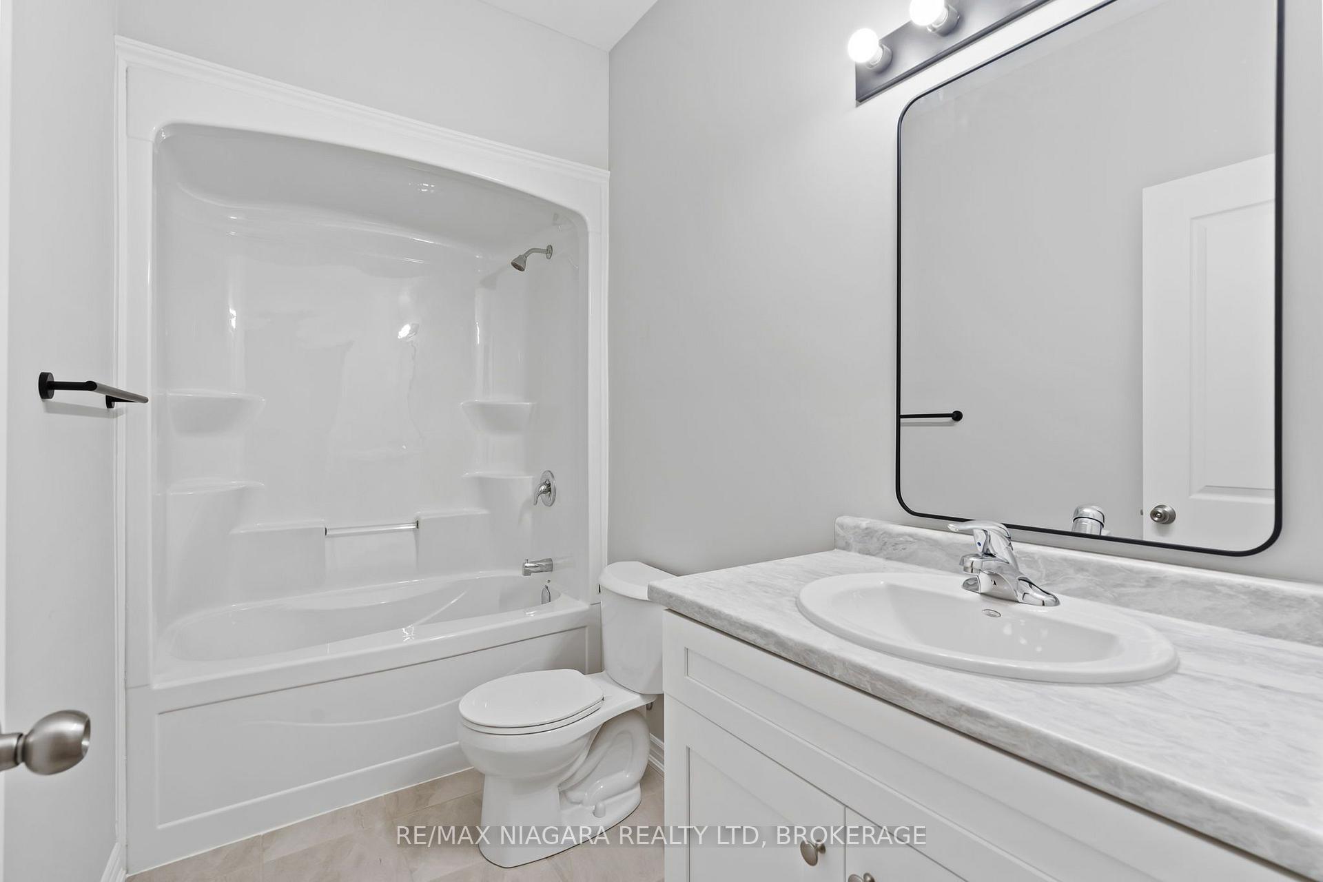 Photo 10 of 51 Superior Street, Welland, Dain City — HOMEH