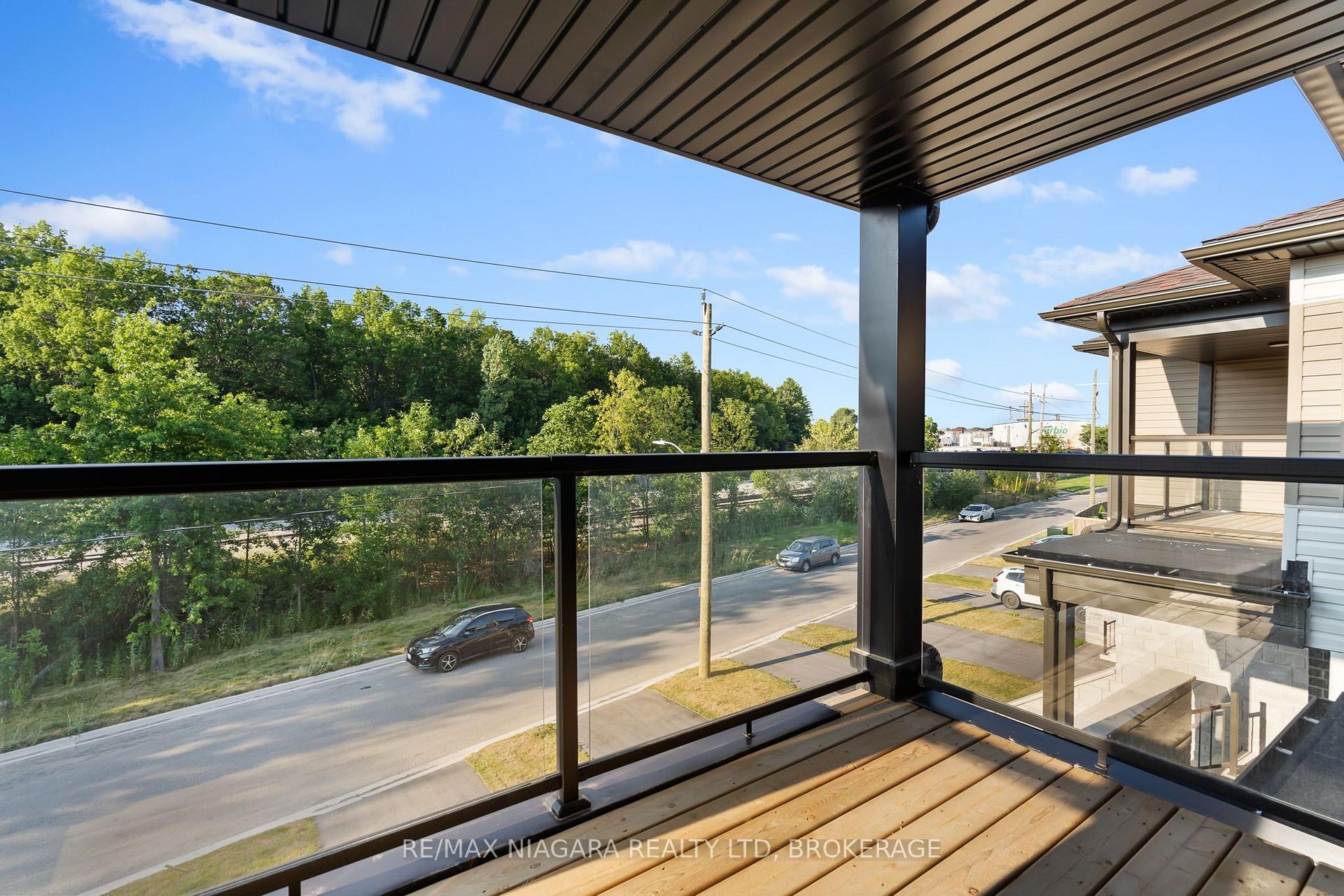 Photo 17 of 51 Superior Street, Welland, Dain City — HOMEH