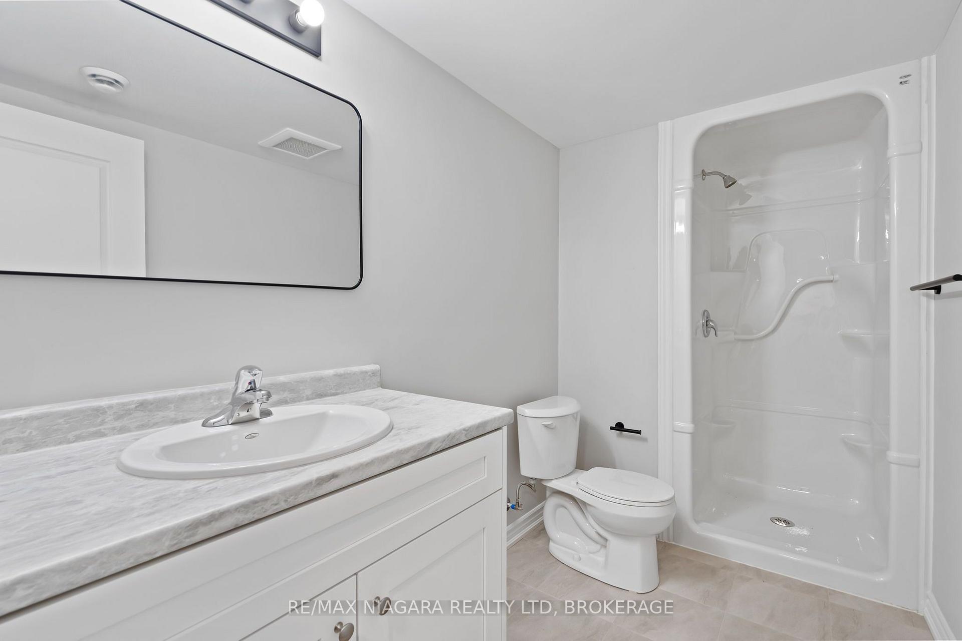 Photo 21 of 51 Superior Street, Welland, Dain City — HOMEH