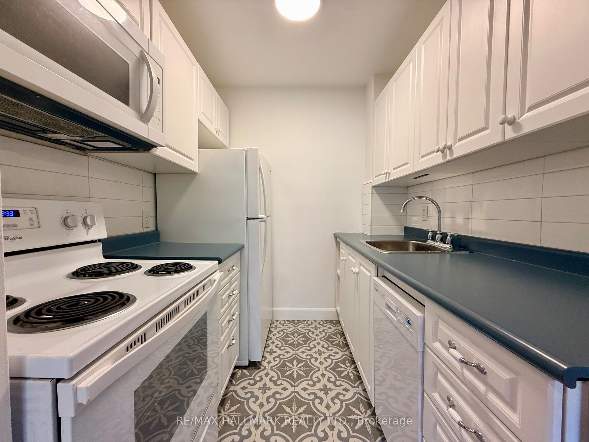 Photo 6 of Unit 111, 28 Upper Canada Drive, North York, St. Andrew-Windfields — HOMEH