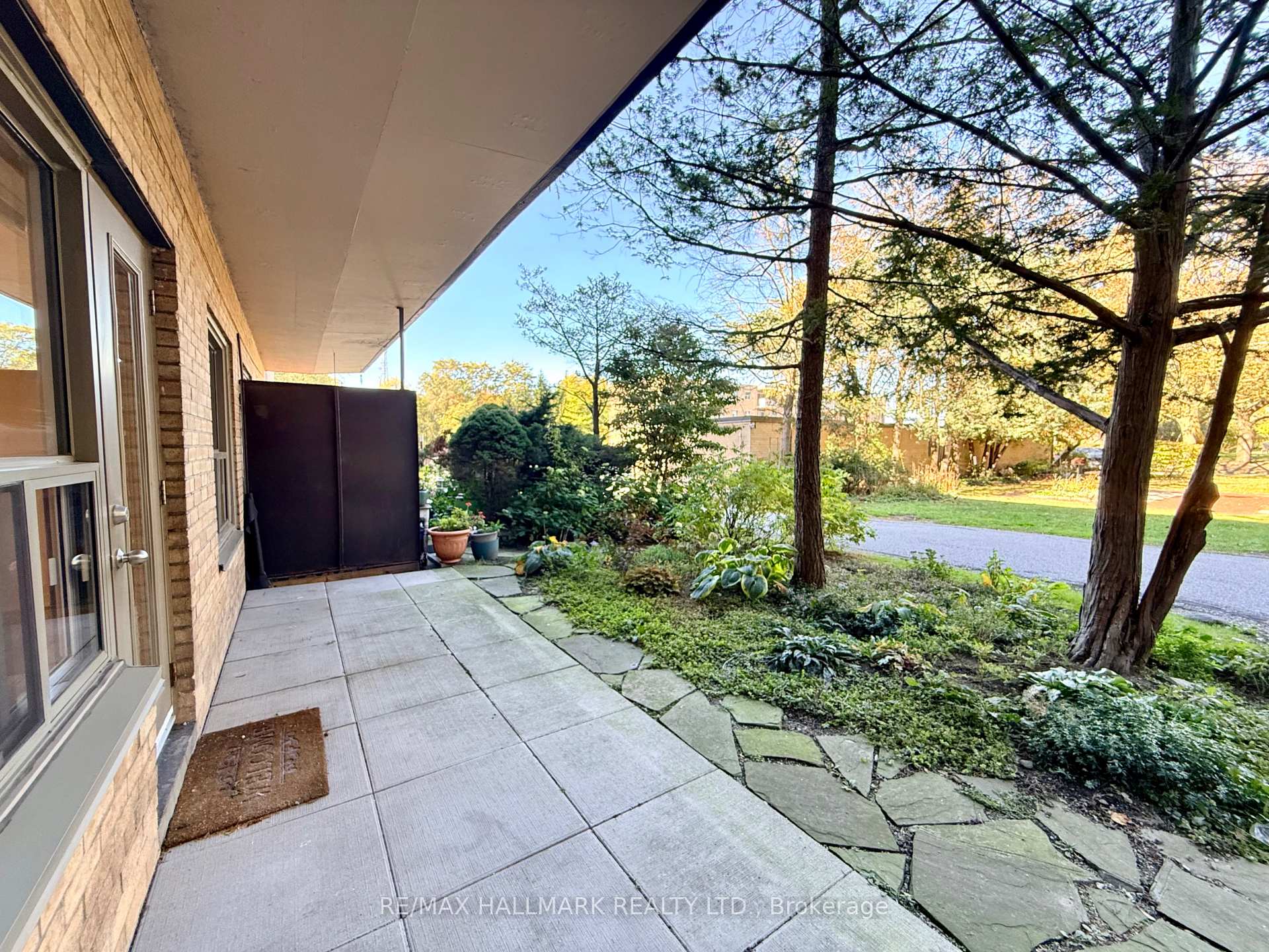 Photo 10 of Unit 111, 28 Upper Canada Drive, North York, St. Andrew-Windfields — HOMEH
