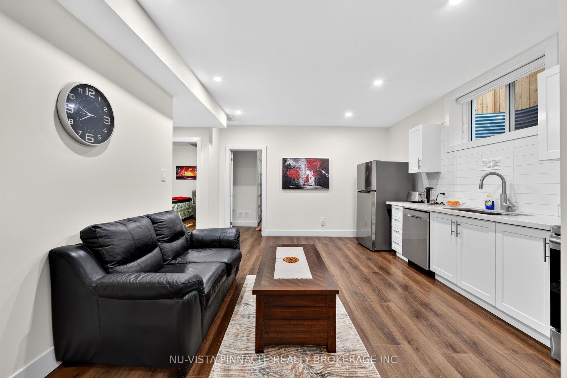 Photo 35 of 2912 Petty Road, London, South W — HOMEH
