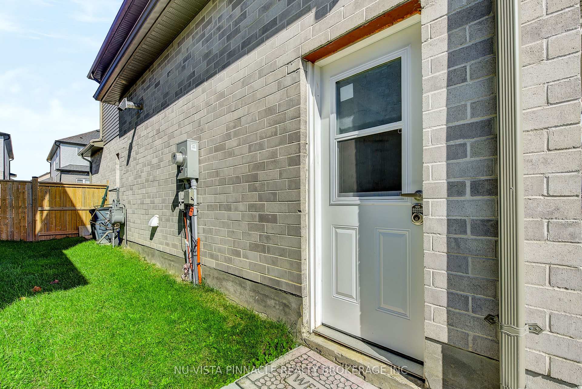 Photo 43 of 2912 Petty Road, London, South W — HOMEH