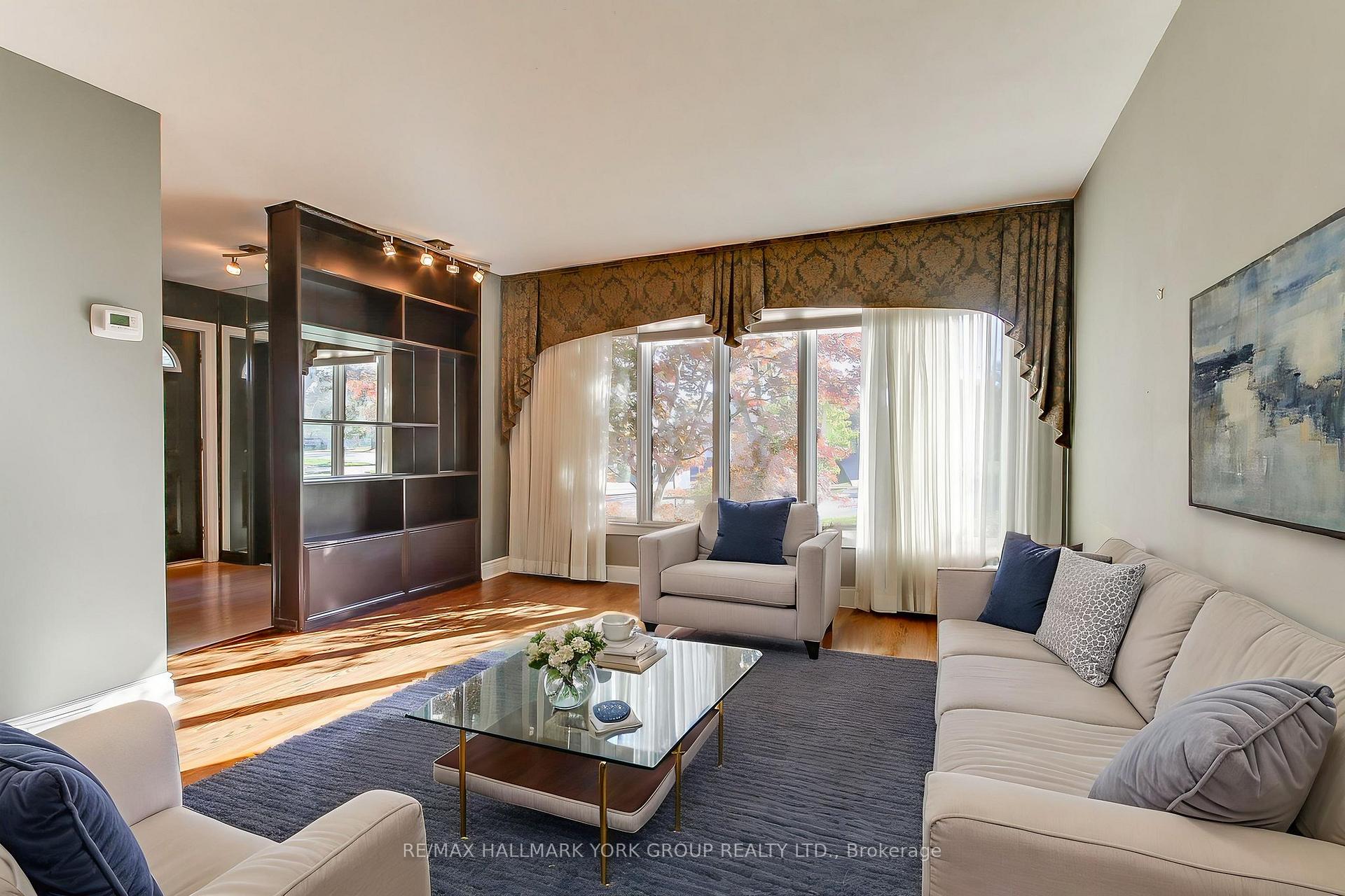 Photo 10 of 10 Harefield Drive, Etobicoke, Rexdale-Kipling — HOMEH