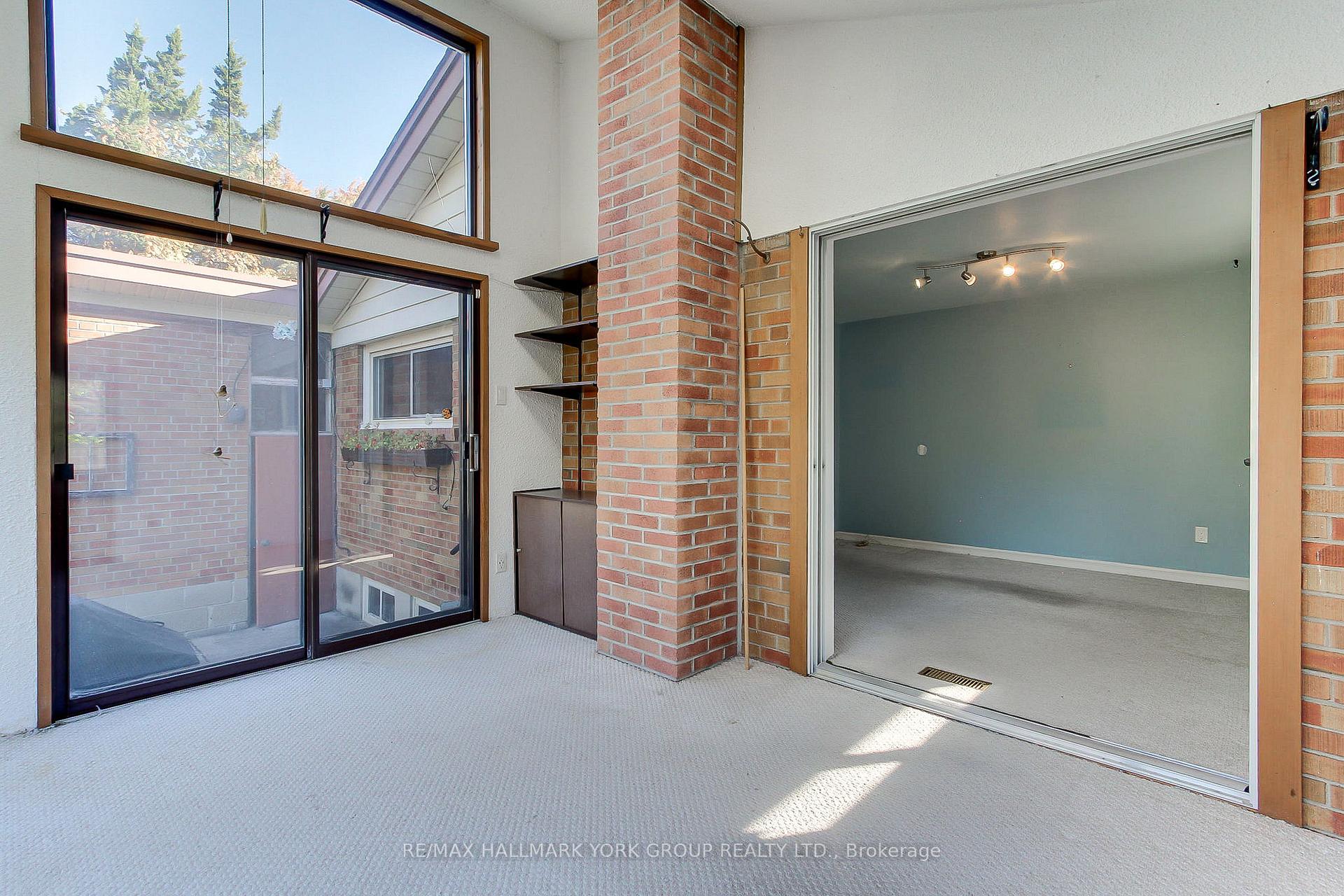 Photo 24 of 10 Harefield Drive, Etobicoke, Rexdale-Kipling — HOMEH