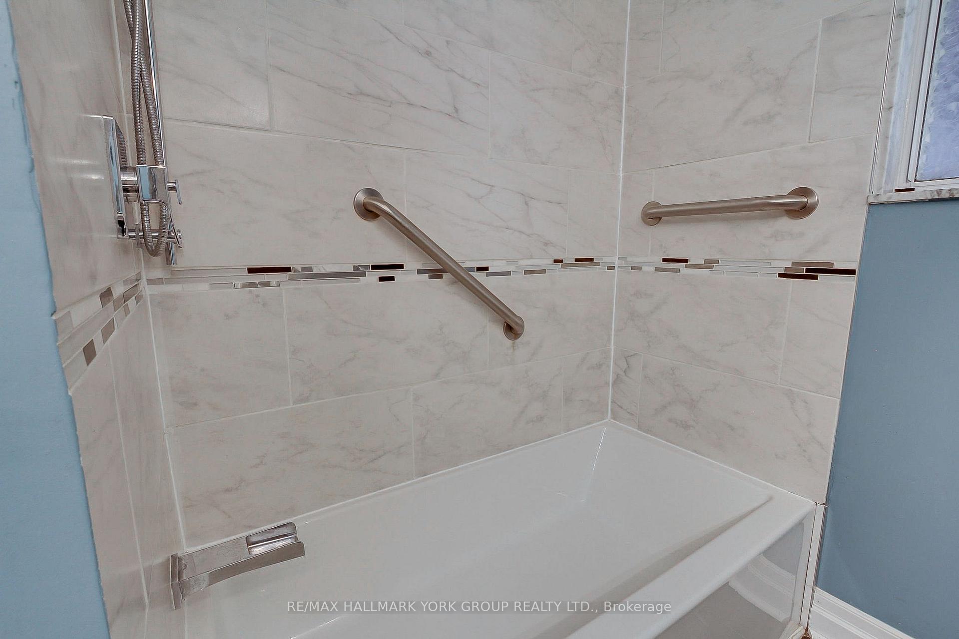 Photo 27 of 10 Harefield Drive, Etobicoke, Rexdale-Kipling — HOMEH