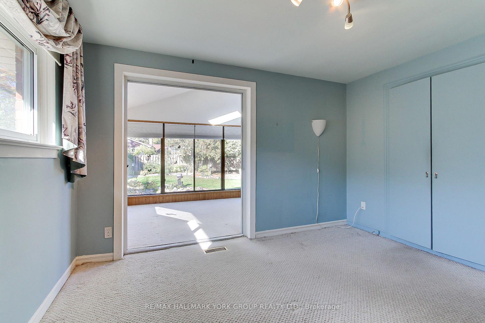 Photo 28 of 10 Harefield Drive, Etobicoke, Rexdale-Kipling — HOMEH