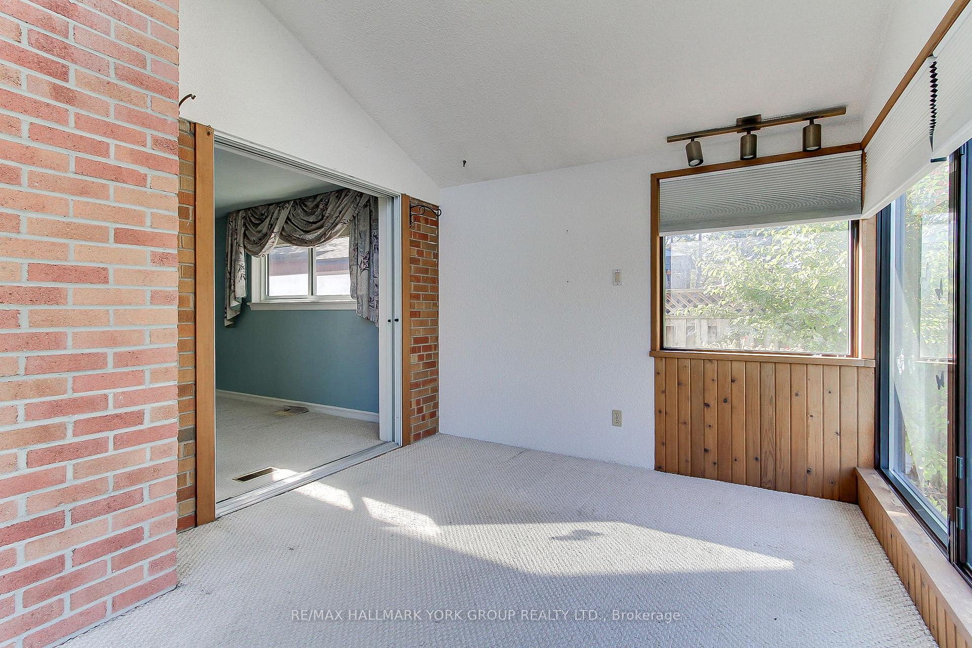Photo 29 of 10 Harefield Drive, Etobicoke, Rexdale-Kipling — HOMEH