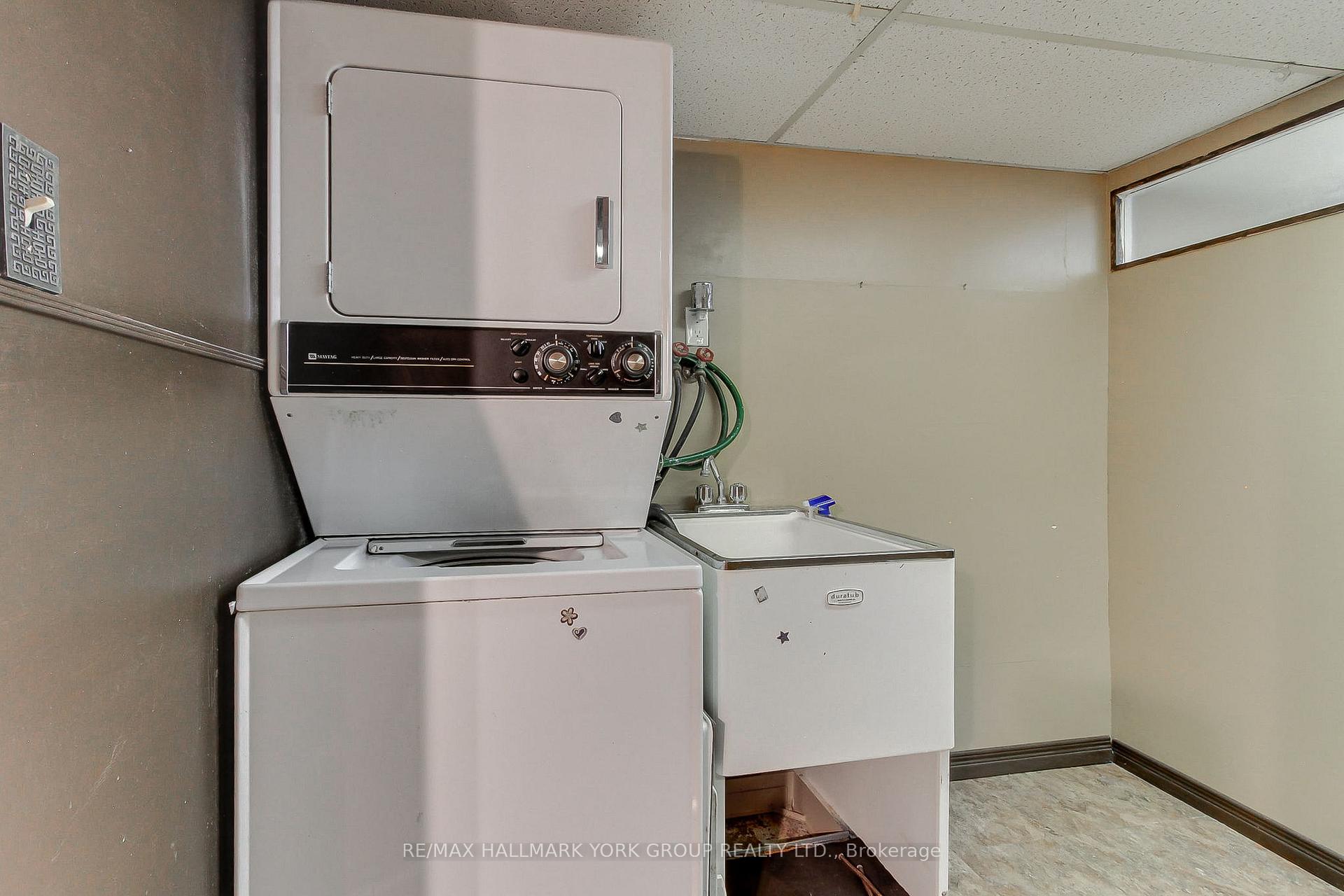 Photo 32 of 10 Harefield Drive, Etobicoke, Rexdale-Kipling — HOMEH
