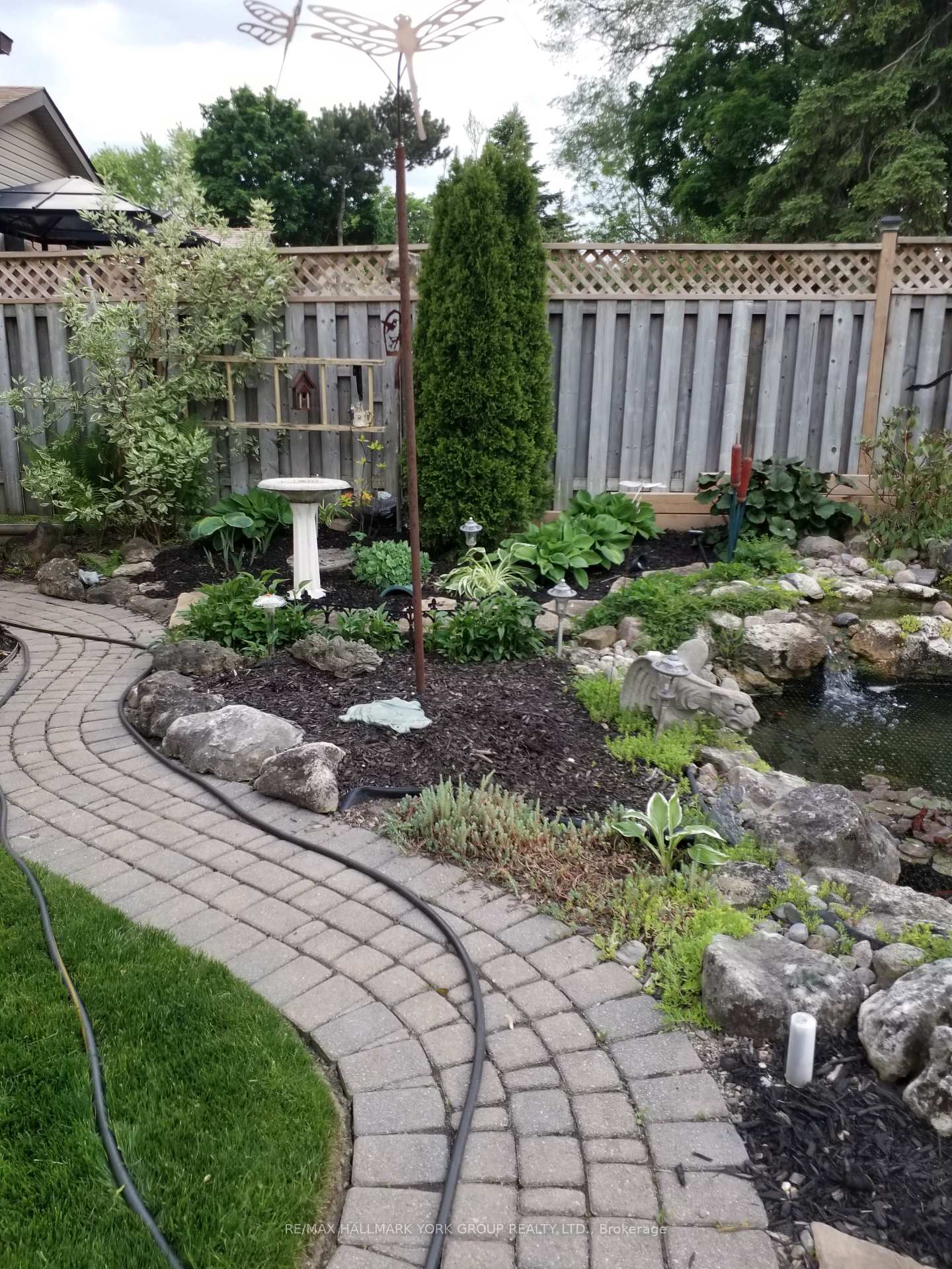 Photo 38 of 10 Harefield Drive, Etobicoke, Rexdale-Kipling — HOMEH