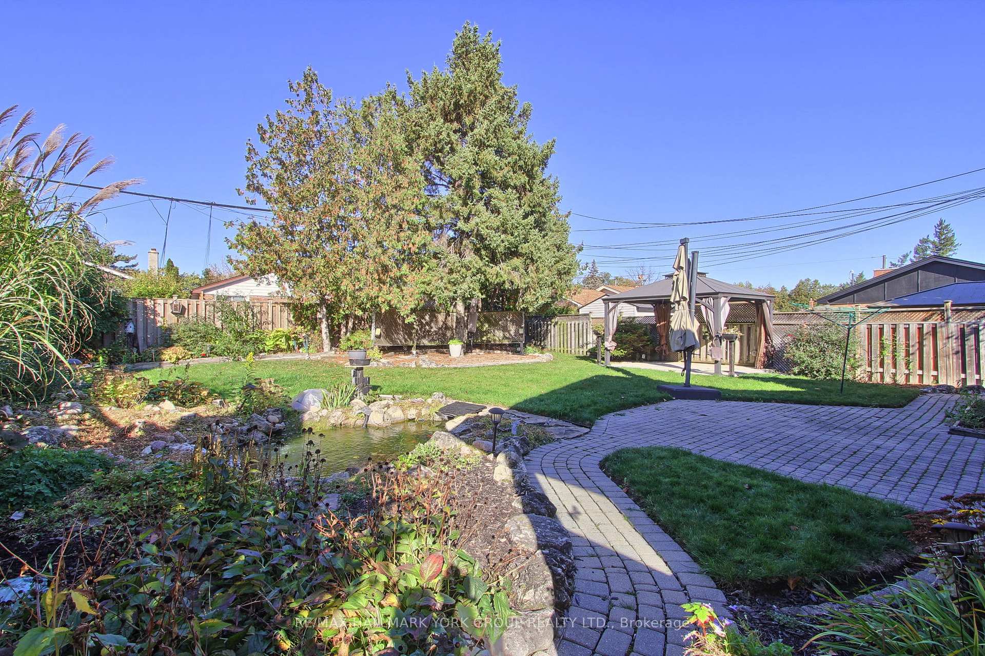 Photo 40 of 10 Harefield Drive, Etobicoke, Rexdale-Kipling — HOMEH