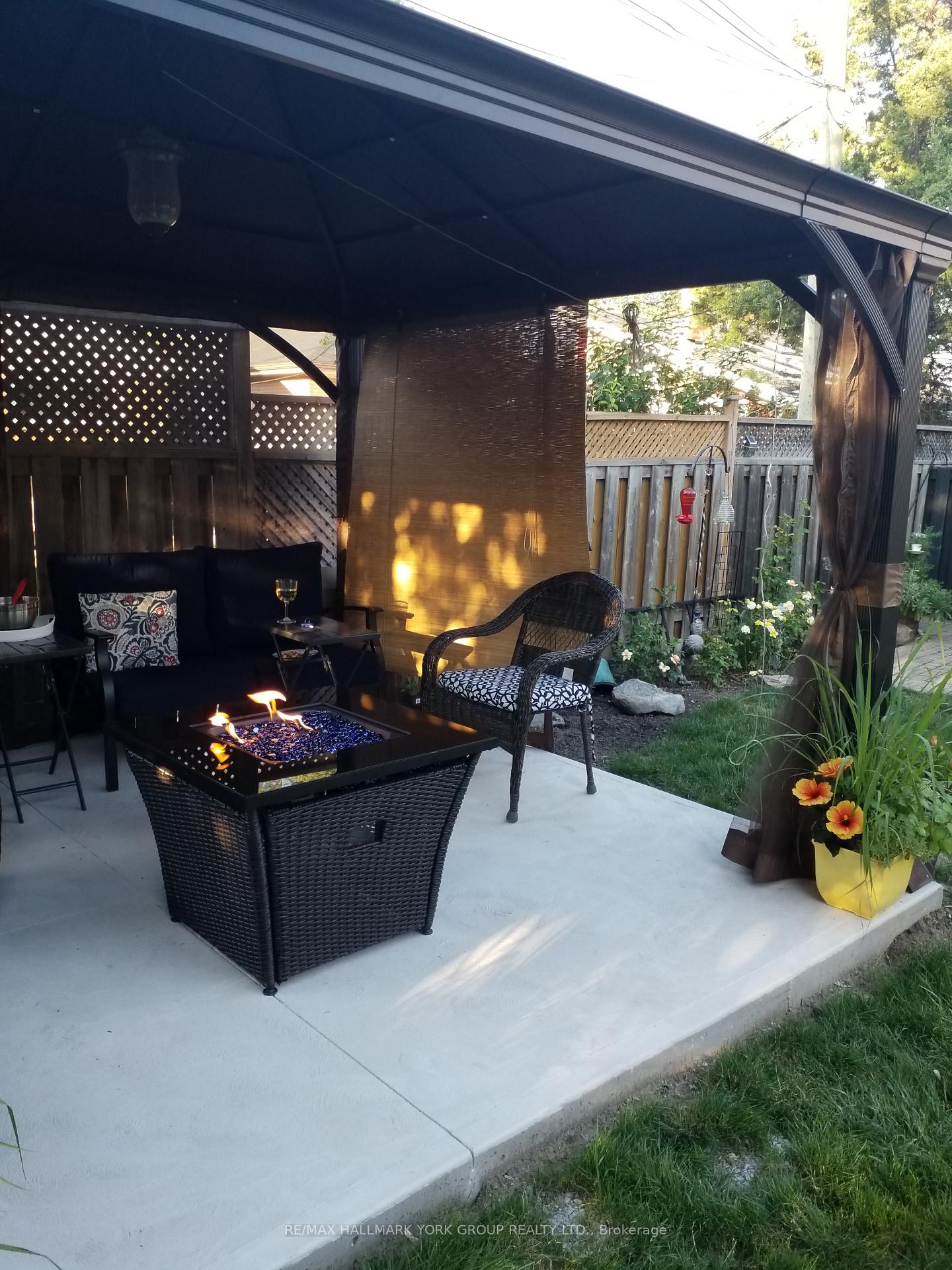 Photo 42 of 10 Harefield Drive, Etobicoke, Rexdale-Kipling — HOMEH