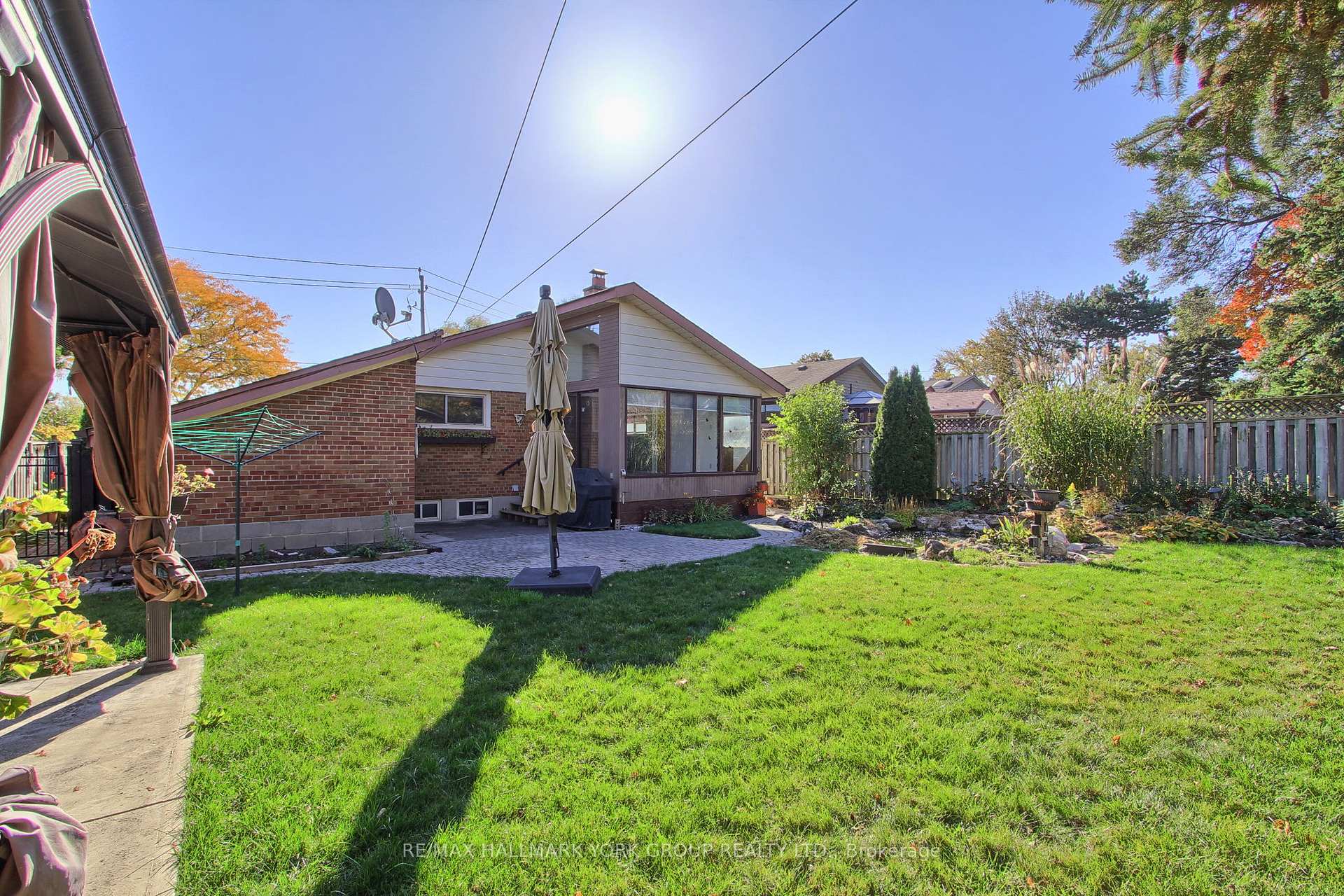 Photo 44 of 10 Harefield Drive, Etobicoke, Rexdale-Kipling — HOMEH