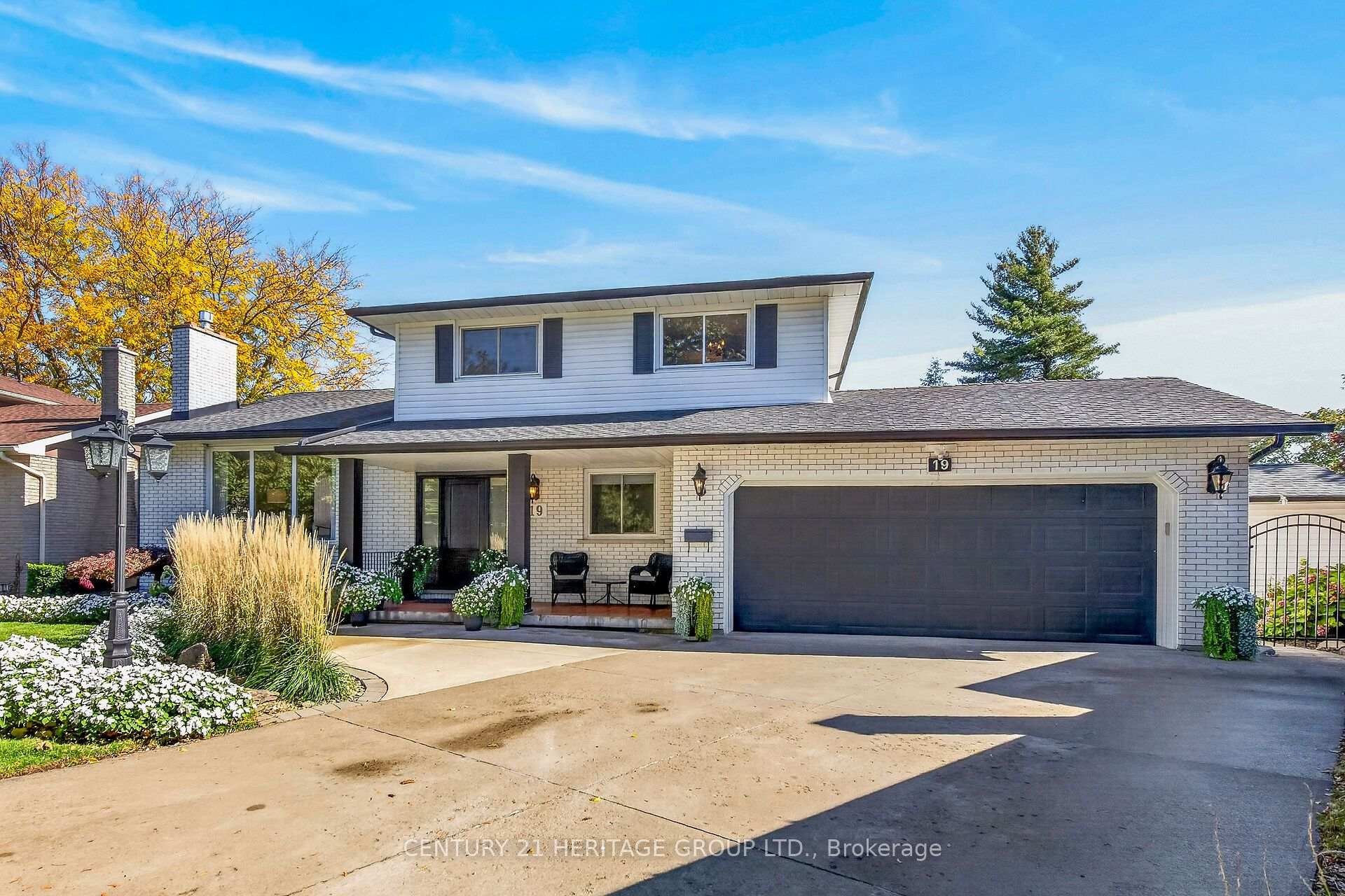 Photo 1 of 19 Meadowbrook Crescent, St. Catharines, Carlton/Bunting — HOMEH