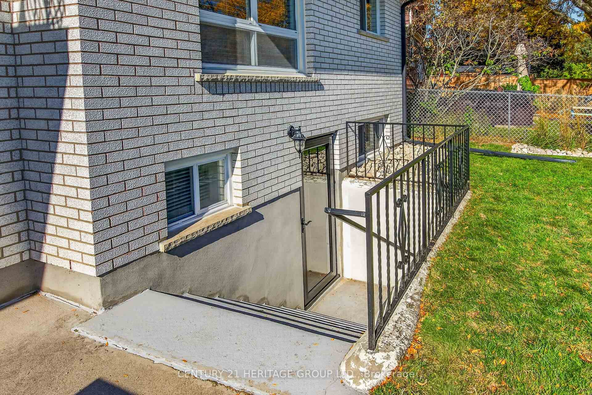 Photo 41 of 19 Meadowbrook Crescent, St. Catharines, Carlton/Bunting — HOMEH