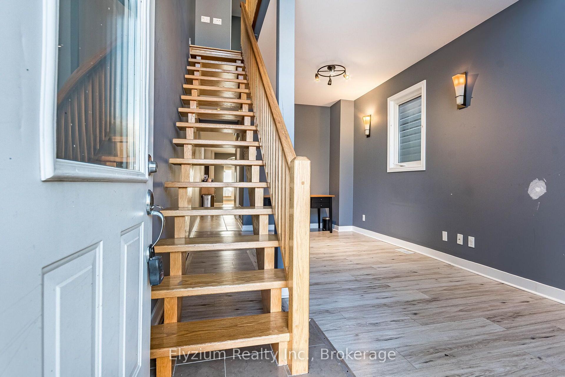 Photo 3 of 785 Adelaide Street W, Toronto, Niagara — HOMEH