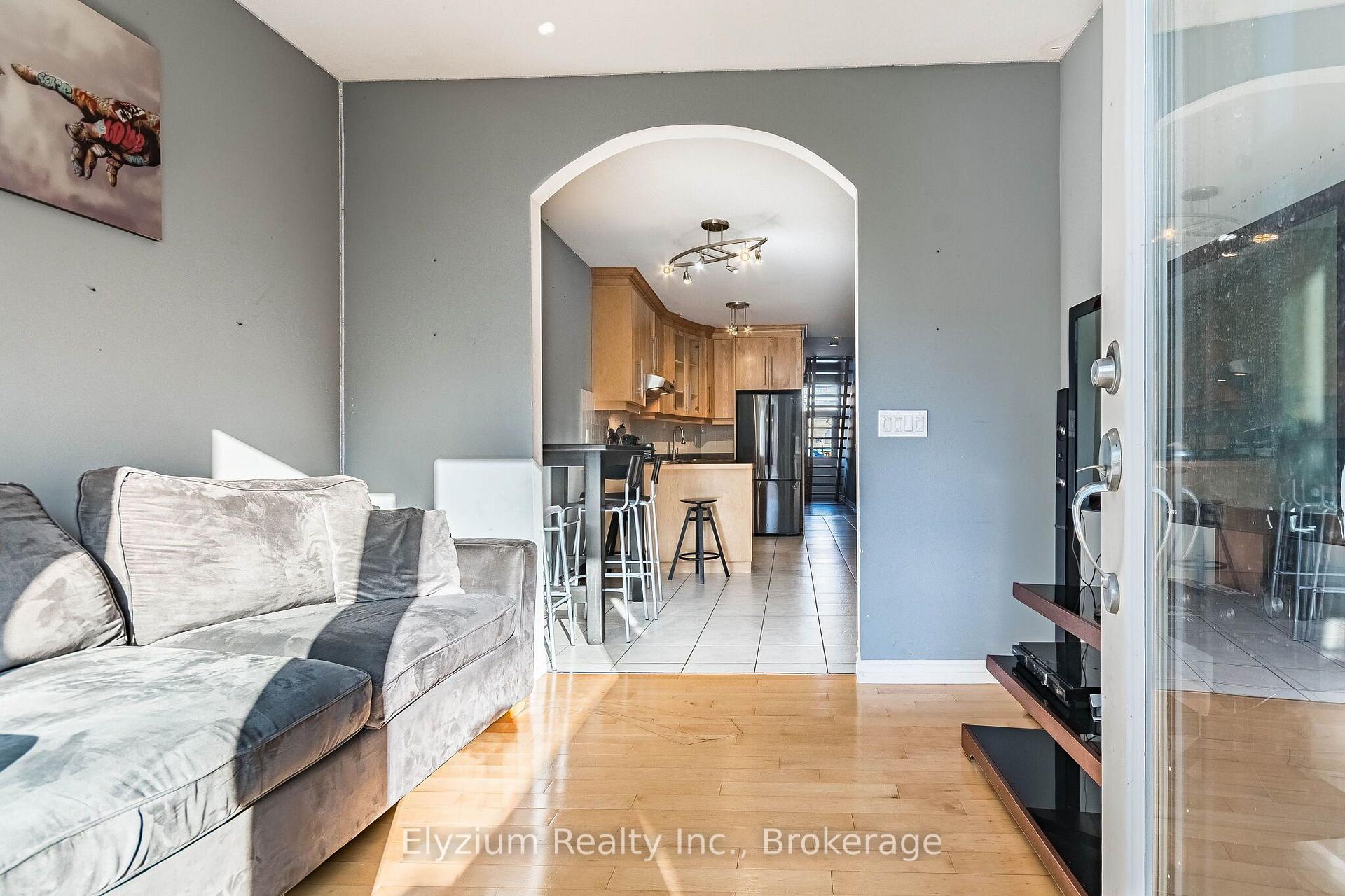 Photo 10 of 785 Adelaide Street W, Toronto, Niagara — HOMEH