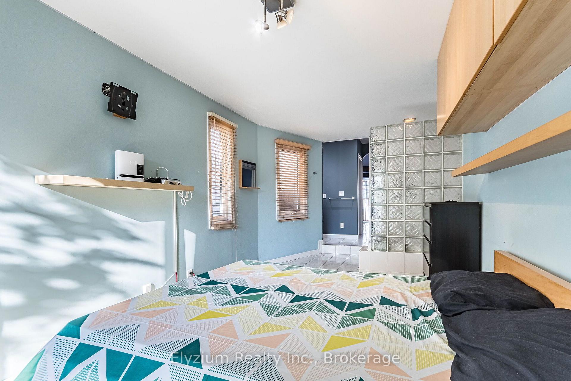Photo 17 of 785 Adelaide Street W, Toronto, Niagara — HOMEH