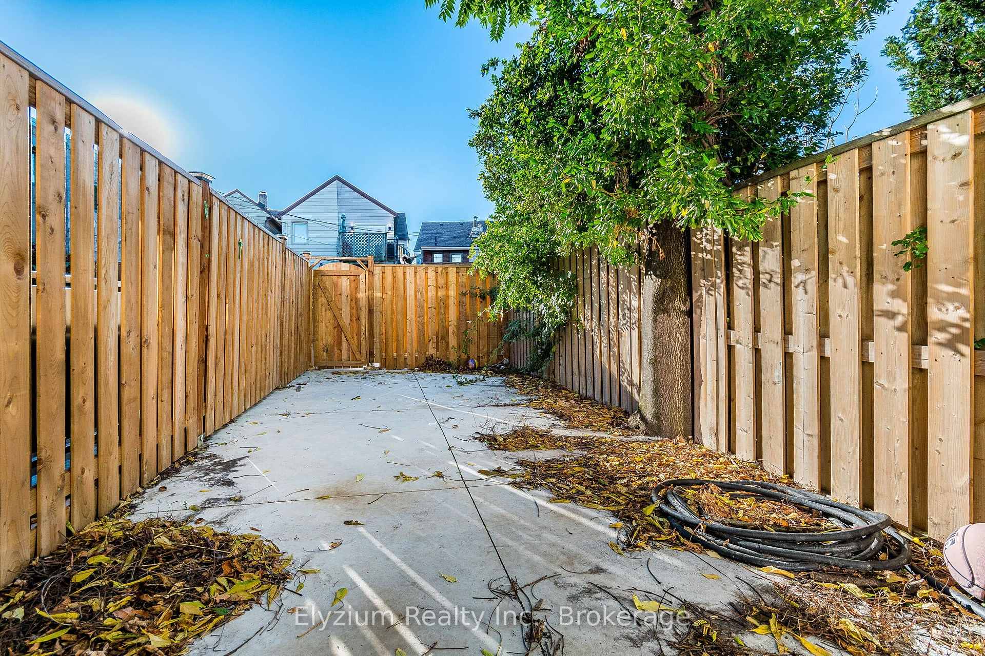 Photo 21 of 785 Adelaide Street W, Toronto, Niagara — HOMEH