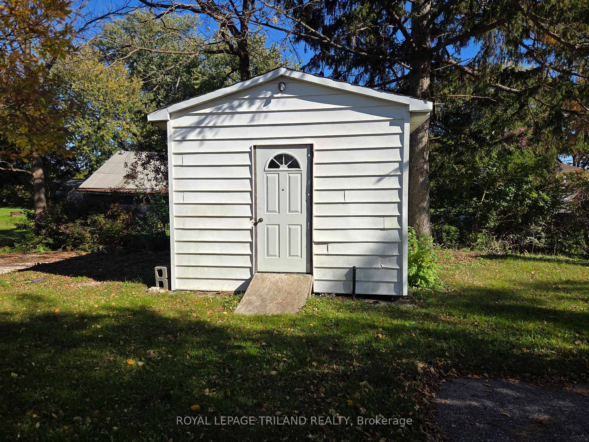Photo 5 of 44588 Talbot Line, Central Elgin, Rural Central Elgin — HOMEH
