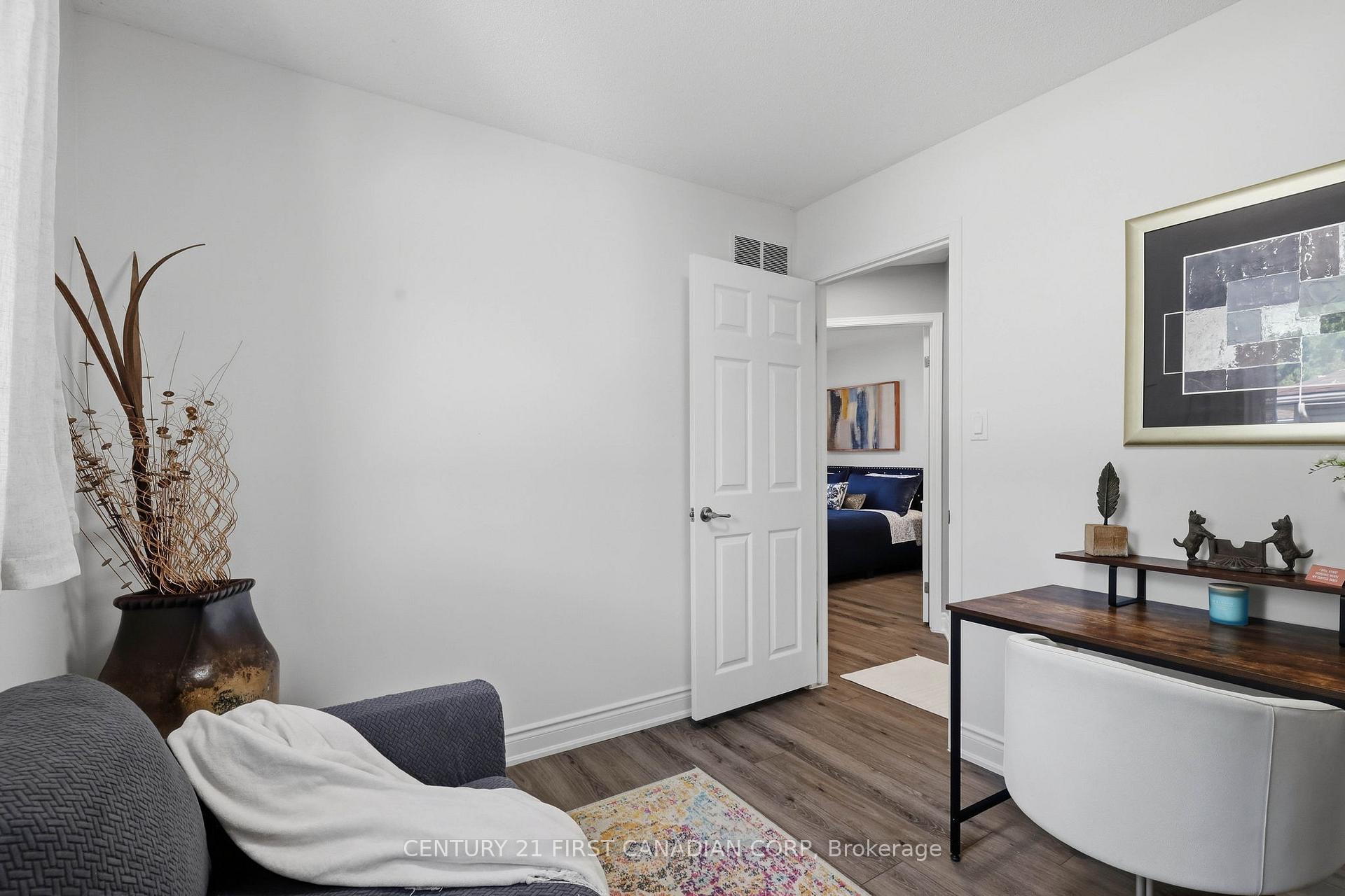Photo 34 of 546 Talltree Crescent, London, East I — HOMEH