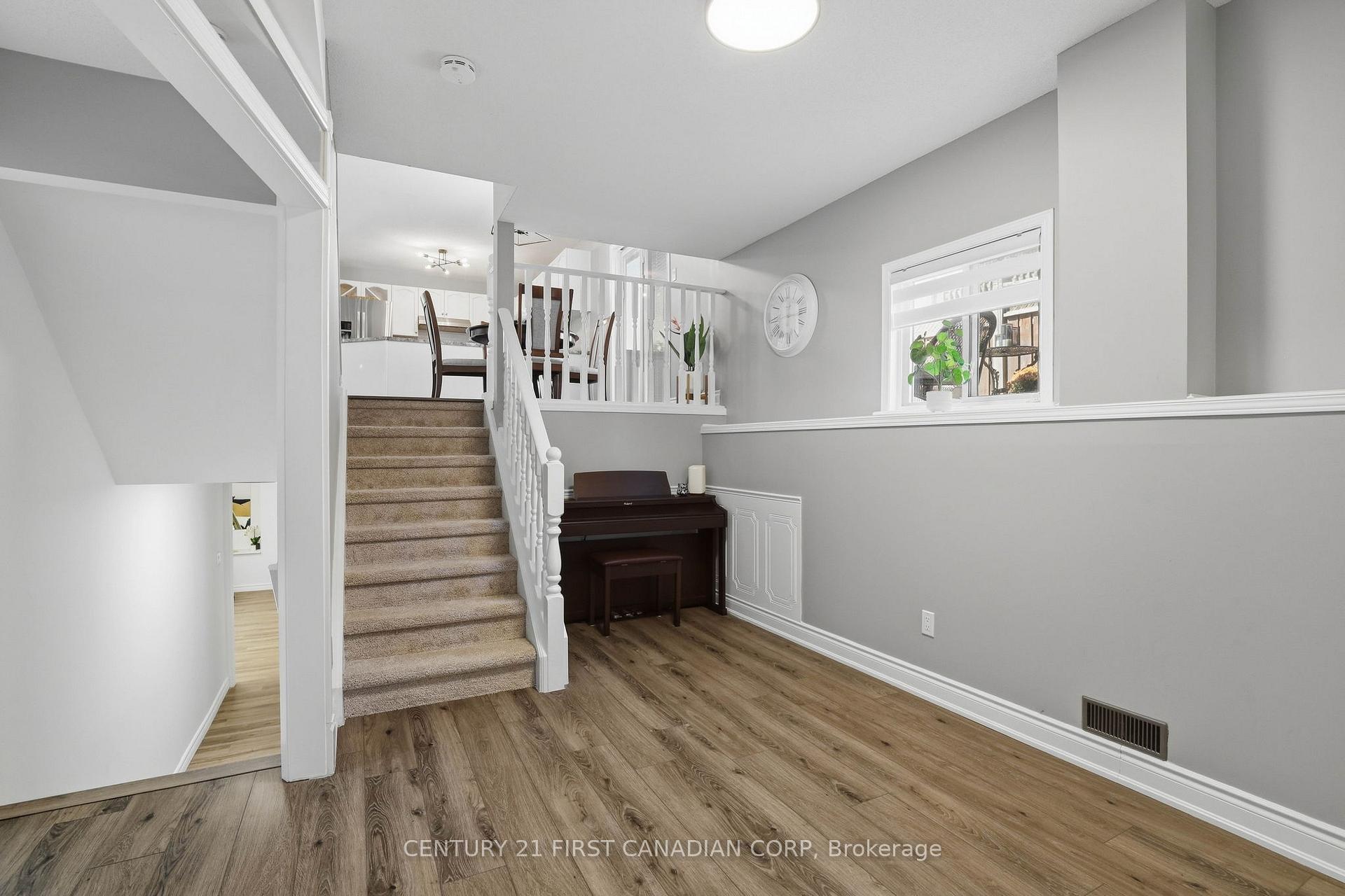 Photo 38 of 546 Talltree Crescent, London, East I — HOMEH