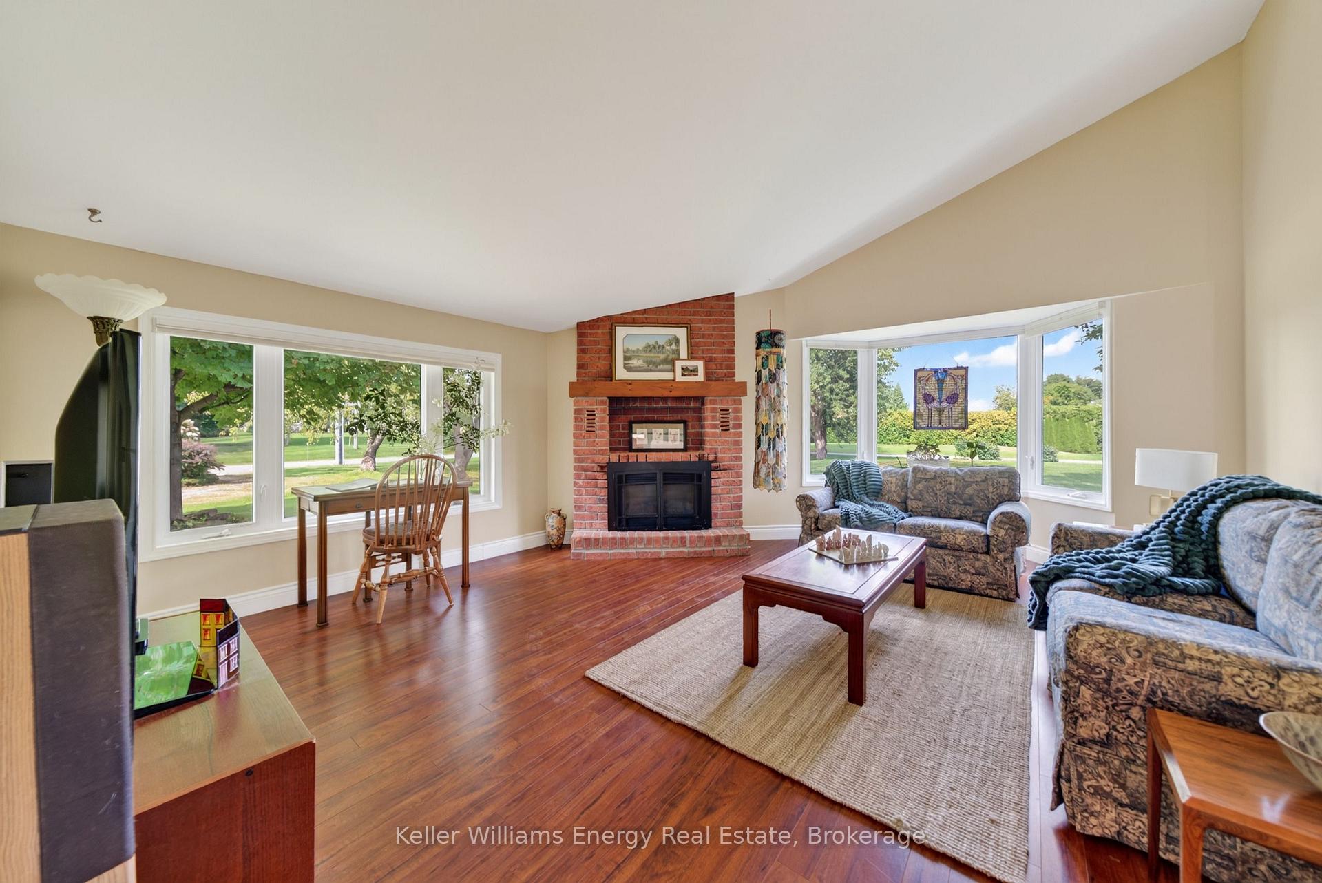 Photo 4 of 89 Smith's Bay Avenue, Prince Edward County, North Marysburg Ward — HOMEH