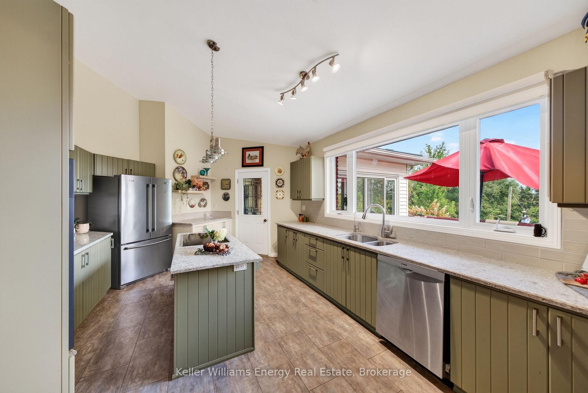 Photo 7 of 89 Smith's Bay Avenue, Prince Edward County, North Marysburg Ward — HOMEH
