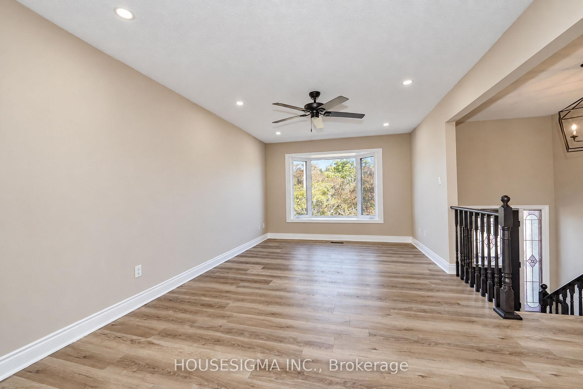 Photo 6 of 42 Cherry Blossom Crescent, Clarington, Courtice — HOMEH