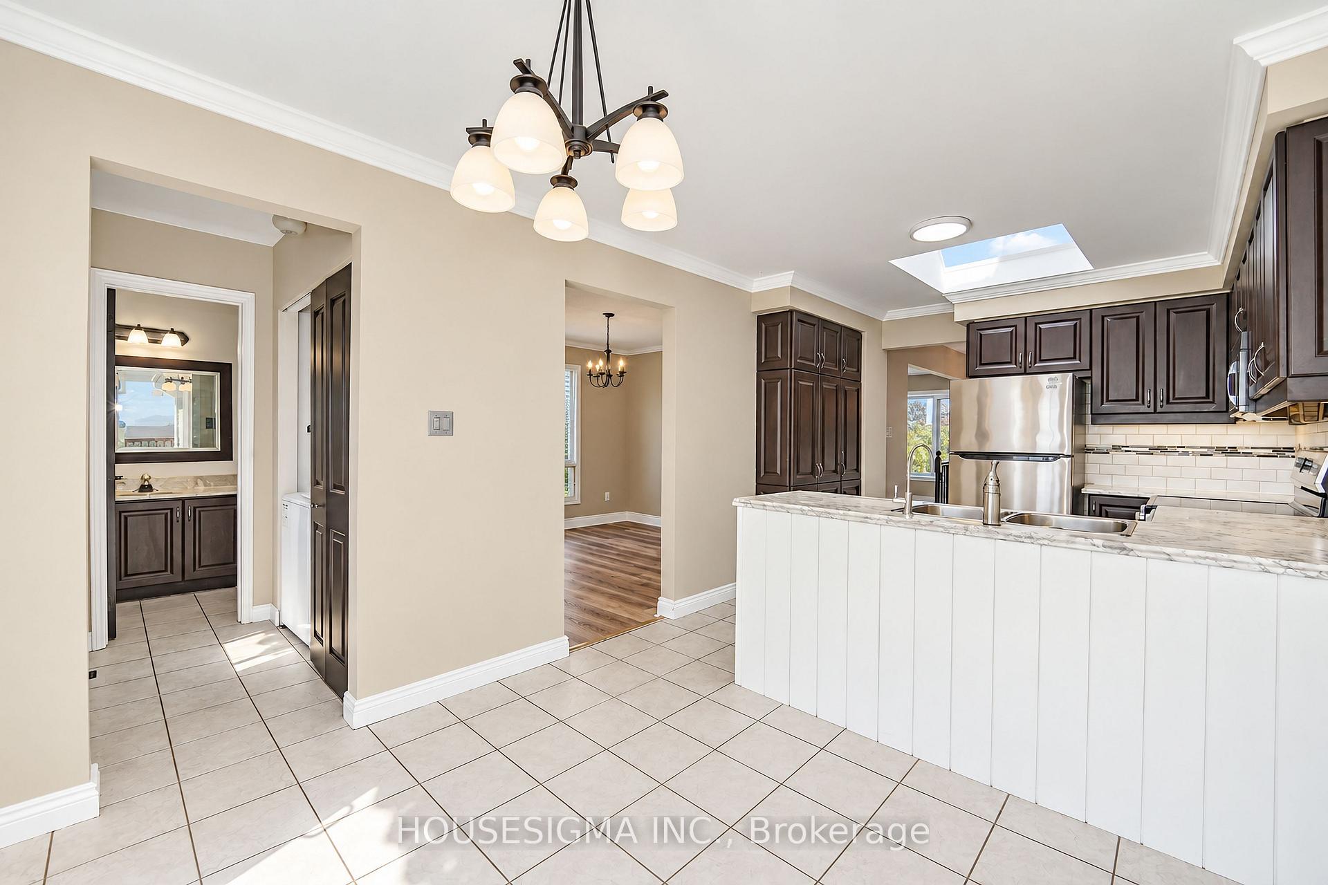Photo 9 of 42 Cherry Blossom Crescent, Clarington, Courtice — HOMEH