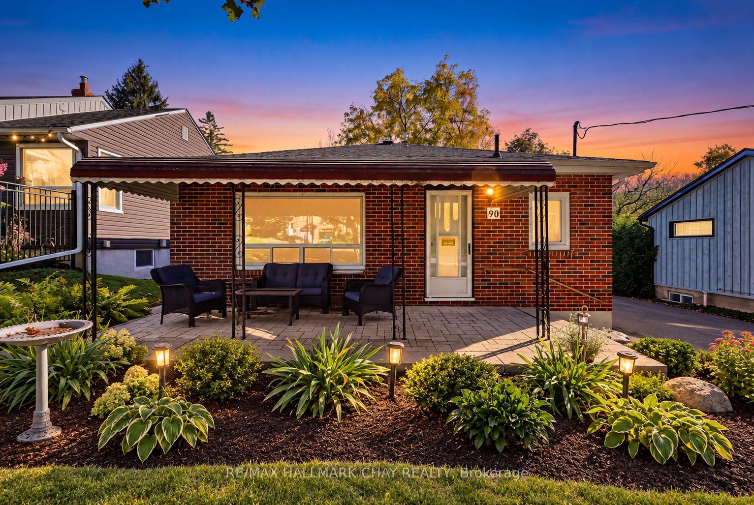 Photo 1 of 90 Roxborough Road, Newmarket, Gorham-College Manor — HOMEH