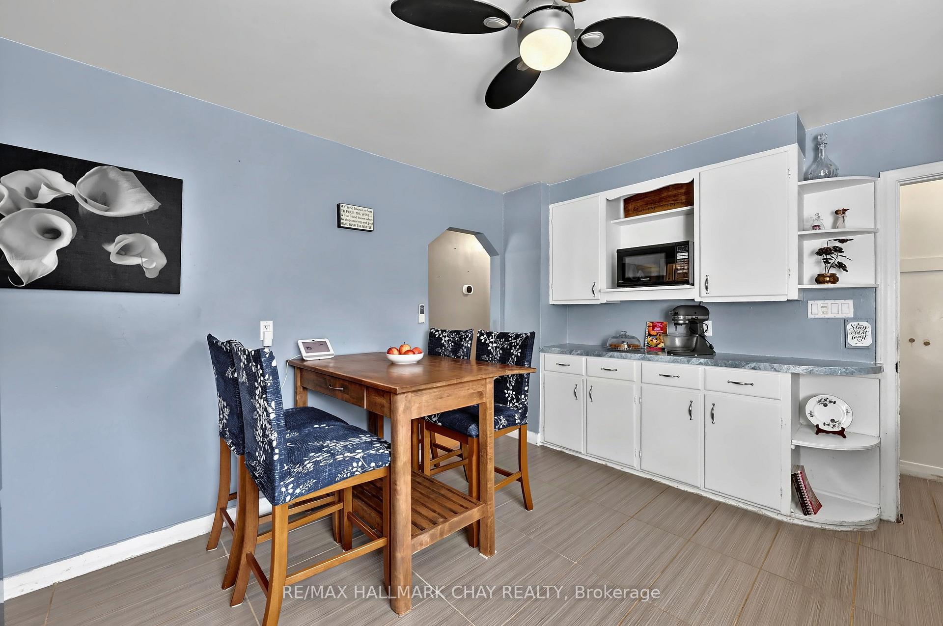 Photo 4 of 90 Roxborough Road, Newmarket, Gorham-College Manor — HOMEH