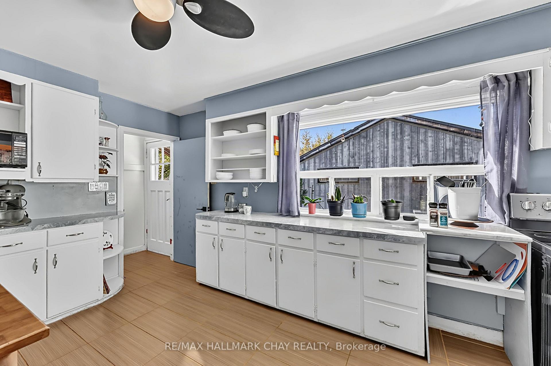 Photo 6 of 90 Roxborough Road, Newmarket, Gorham-College Manor — HOMEH