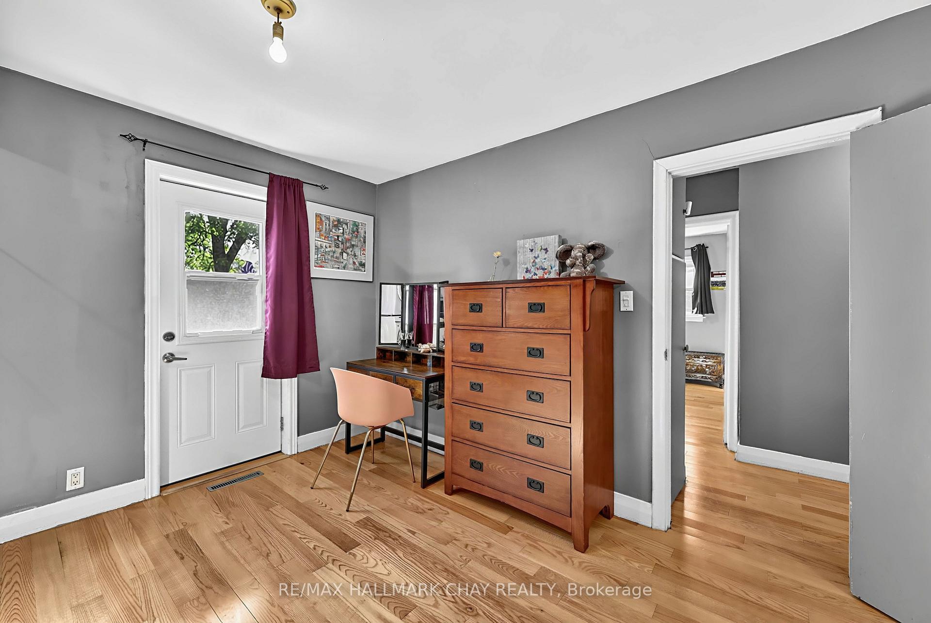 Photo 11 of 90 Roxborough Road, Newmarket, Gorham-College Manor — HOMEH