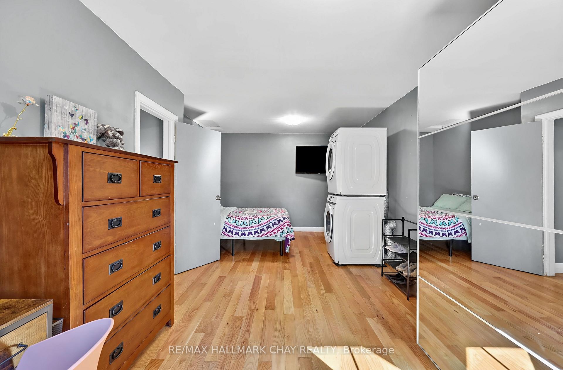 Photo 12 of 90 Roxborough Road, Newmarket, Gorham-College Manor — HOMEH