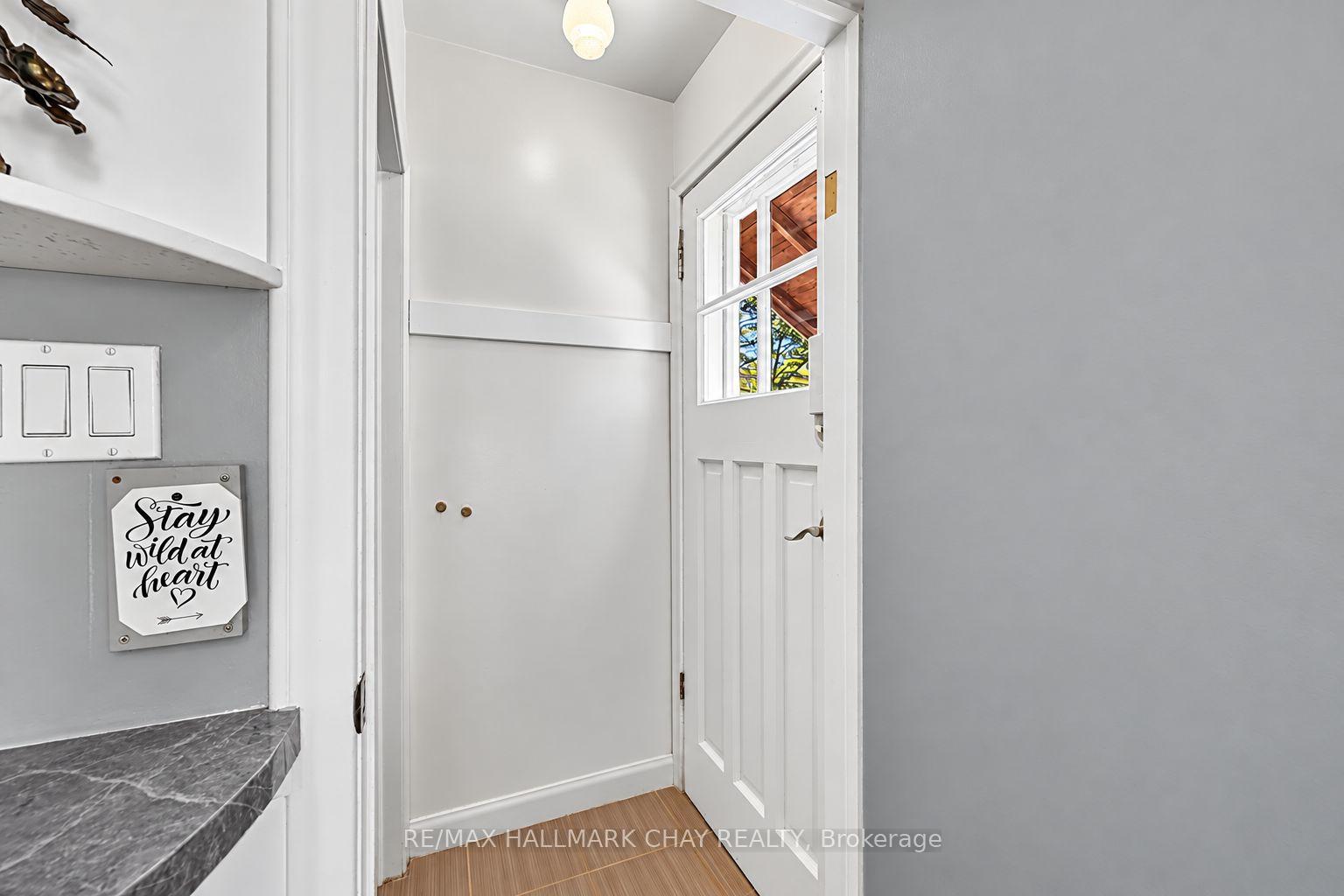 Photo 17 of 90 Roxborough Road, Newmarket, Gorham-College Manor — HOMEH